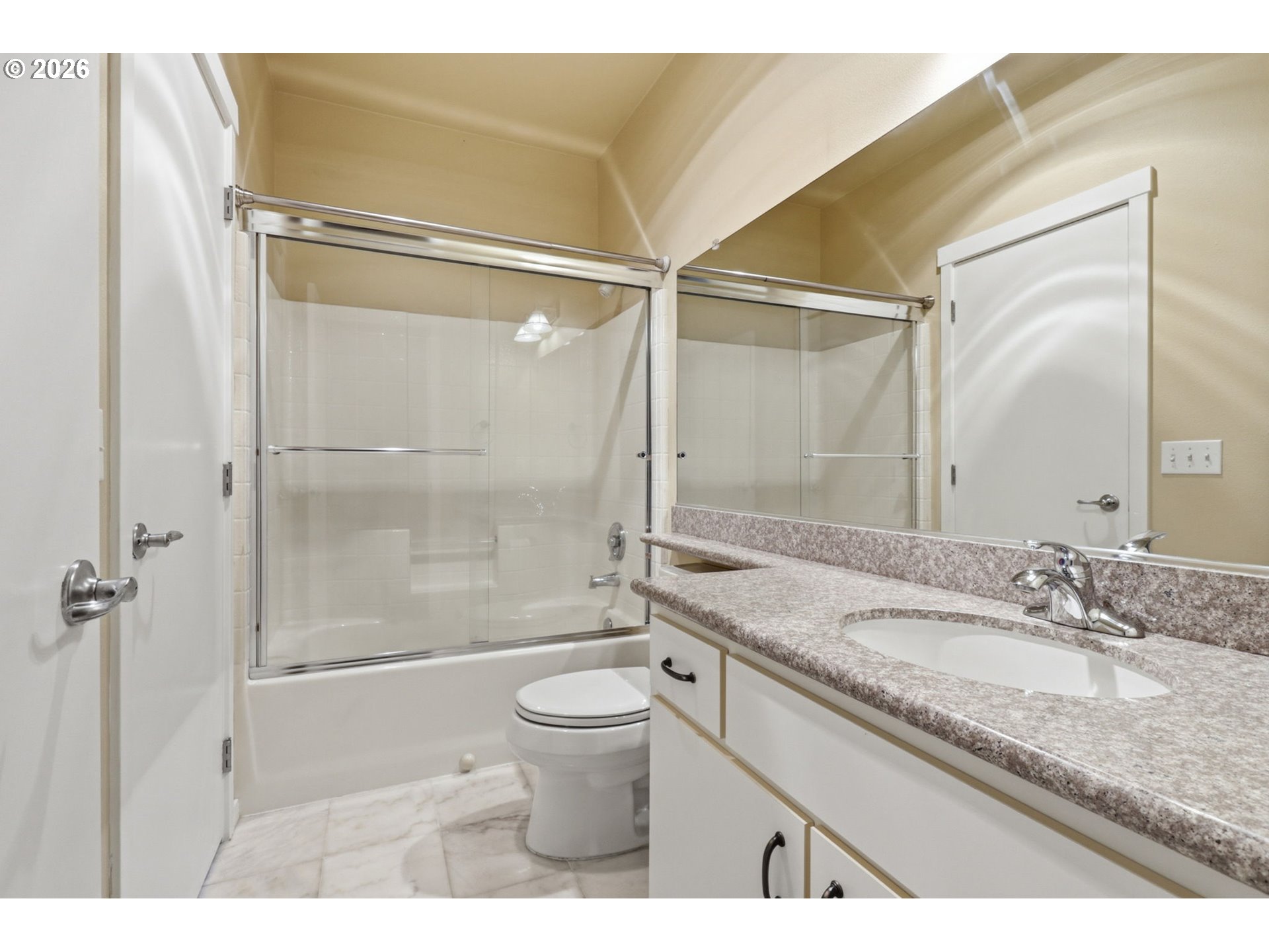 Photo #12: 170535857 Listing: Photo #12