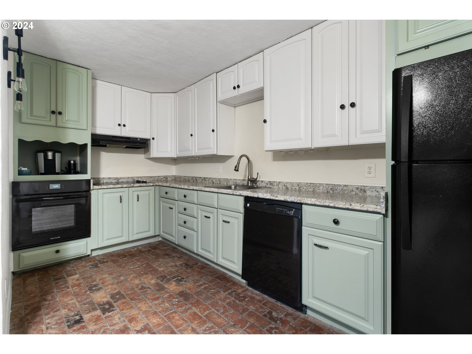 Photo #15: 170649002 Listing: Photo #15