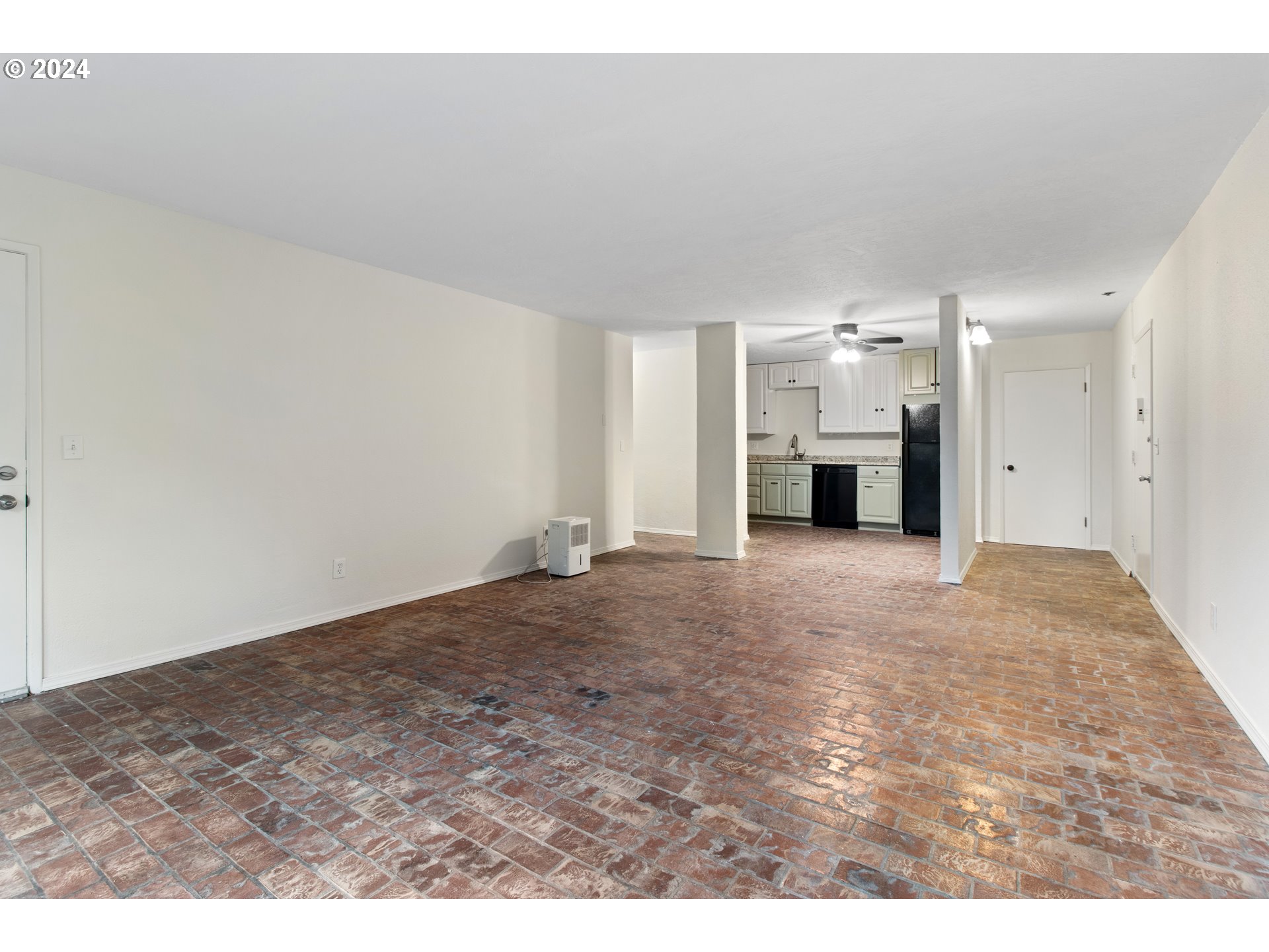 Photo #9: 170649002 Listing: Photo #9