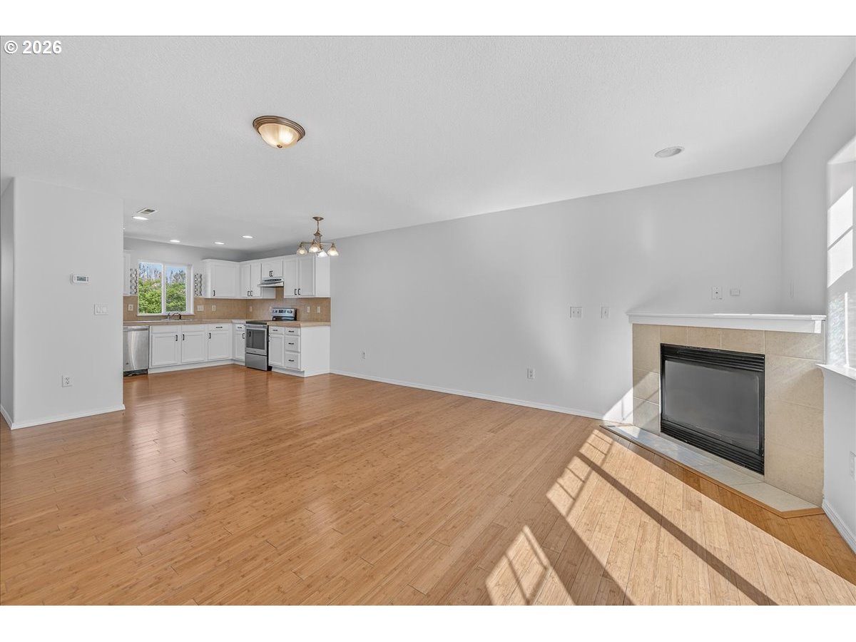 Photo #8: 170752801 Listing: Photo #8