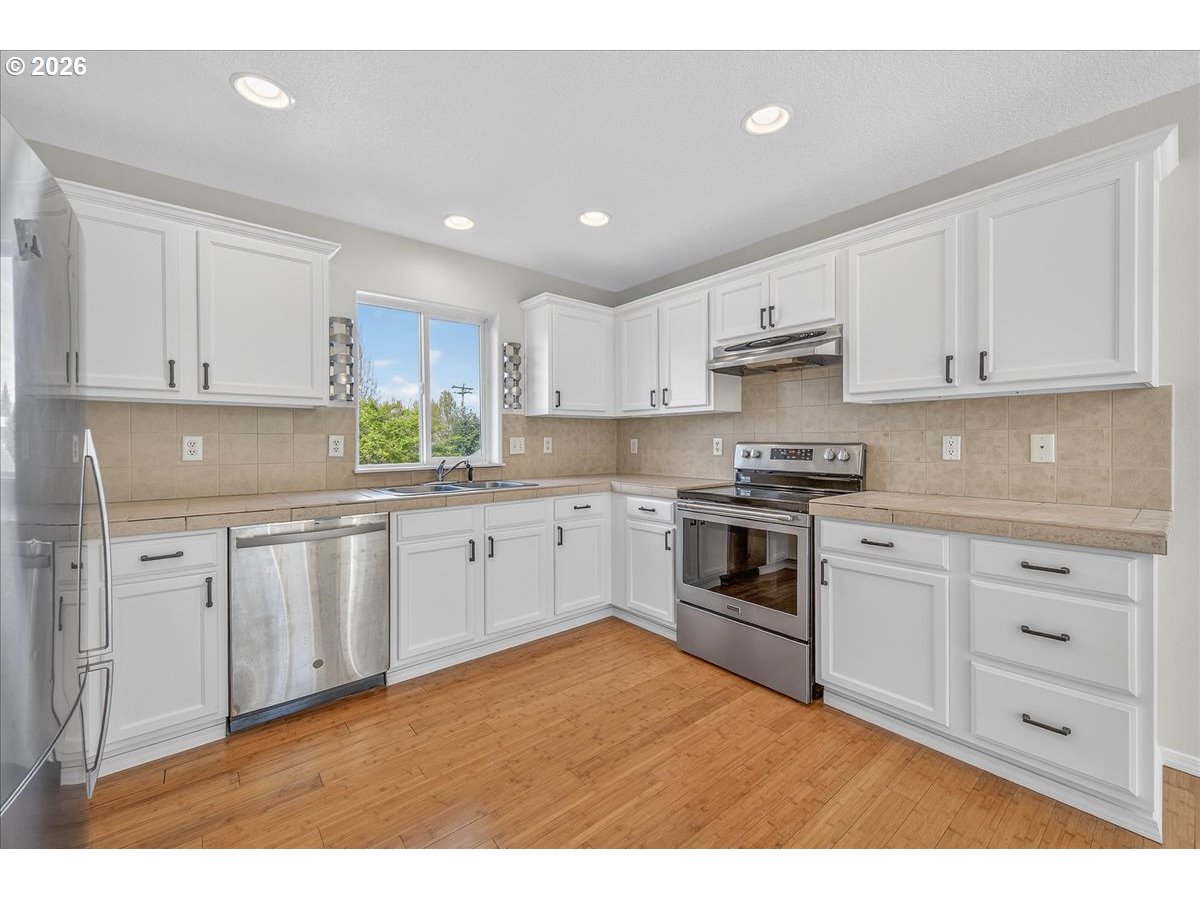 Photo #11: 170752801 Listing: Photo #11