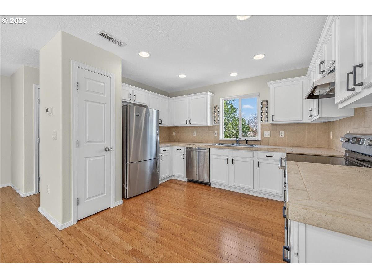 Photo #12: 170752801 Listing: Photo #12