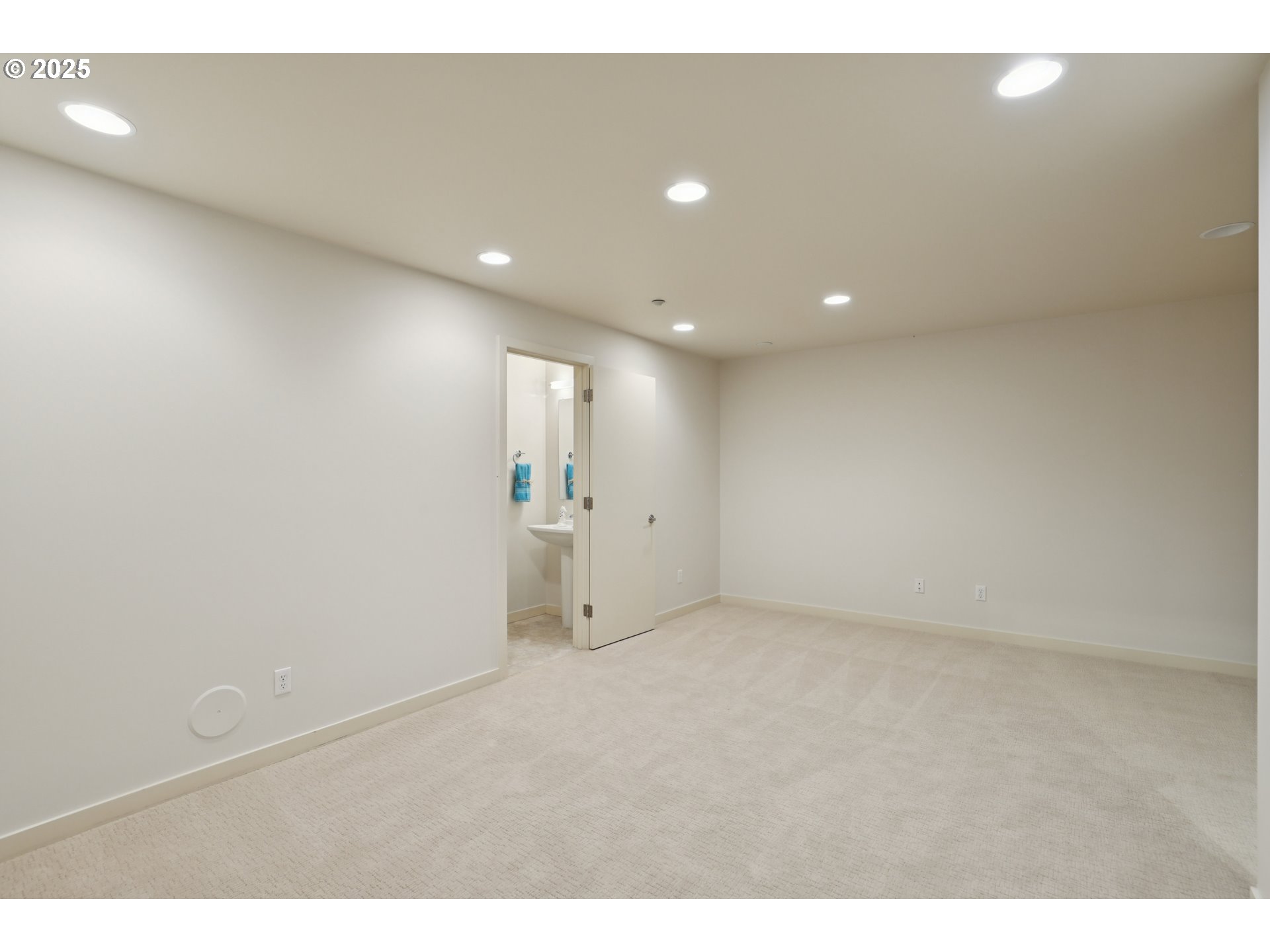Photo #33: 170915142 Listing: Photo #33