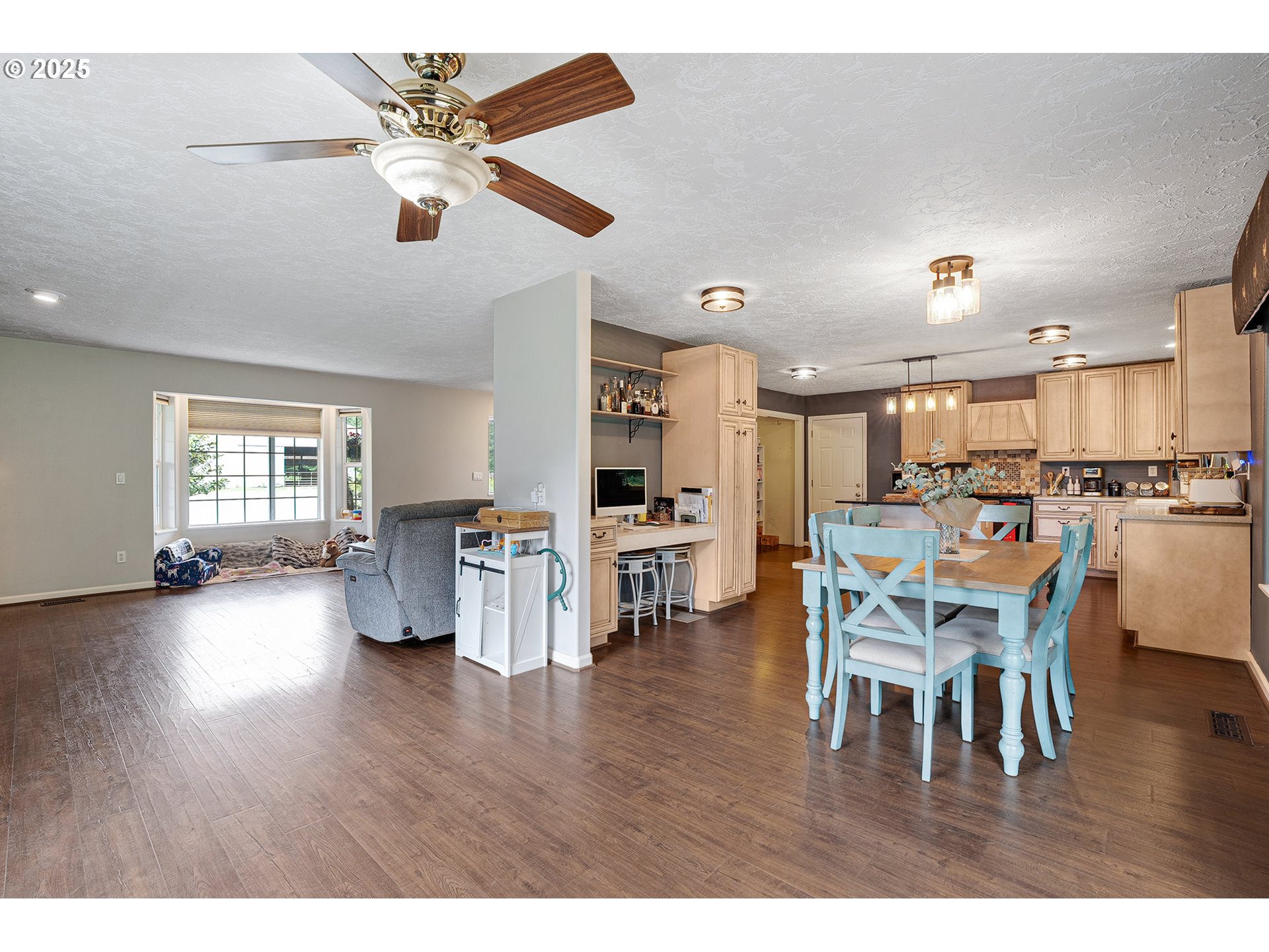Living Room/Dining Room