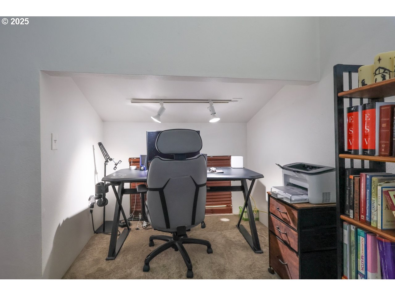 MLS: 172000166 Condo For Sale