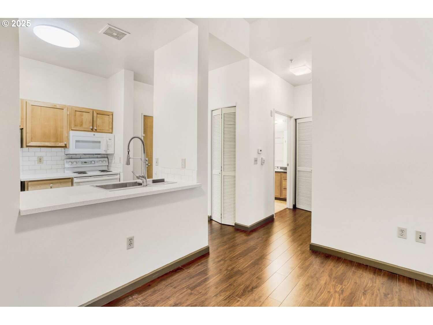 Photo #10: 172130230 Listing: Photo #10