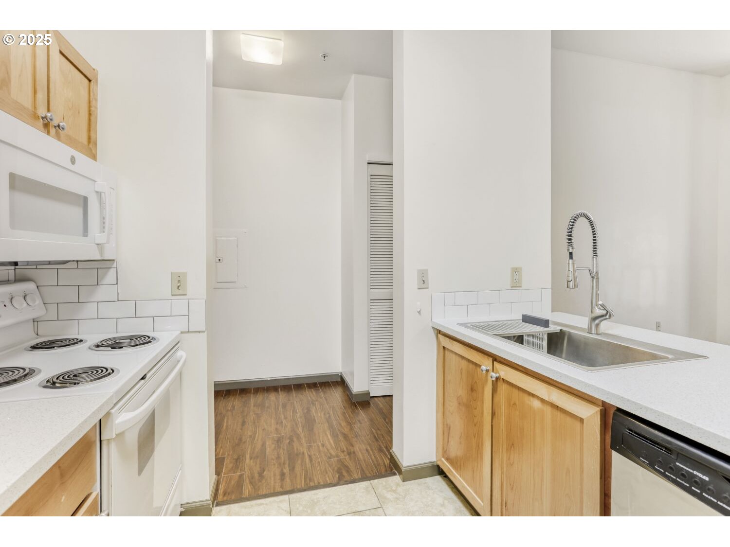 Photo #8: 172130230 Listing: Photo #8