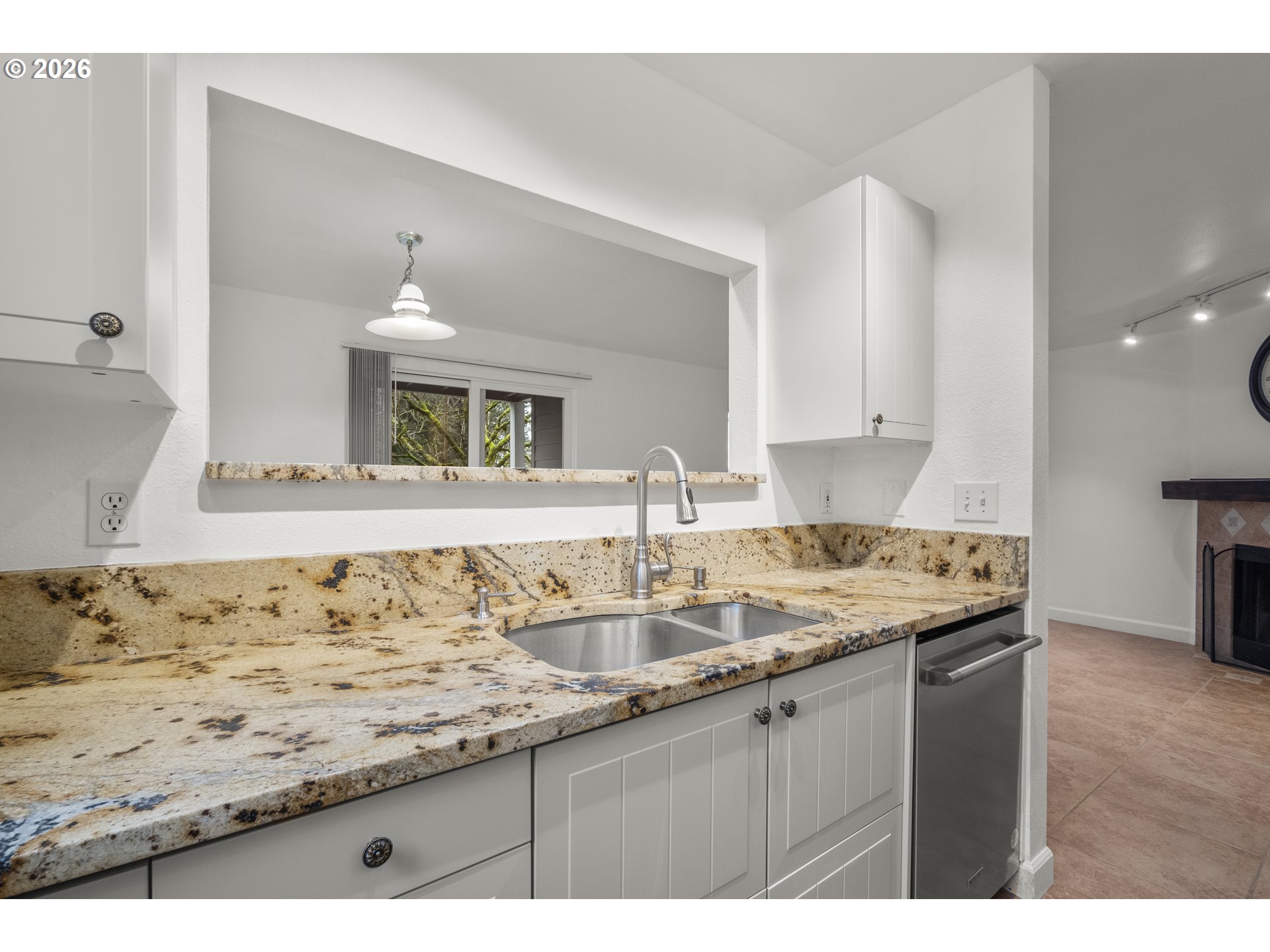 Photo #6: 172161457 Listing: Photo #6