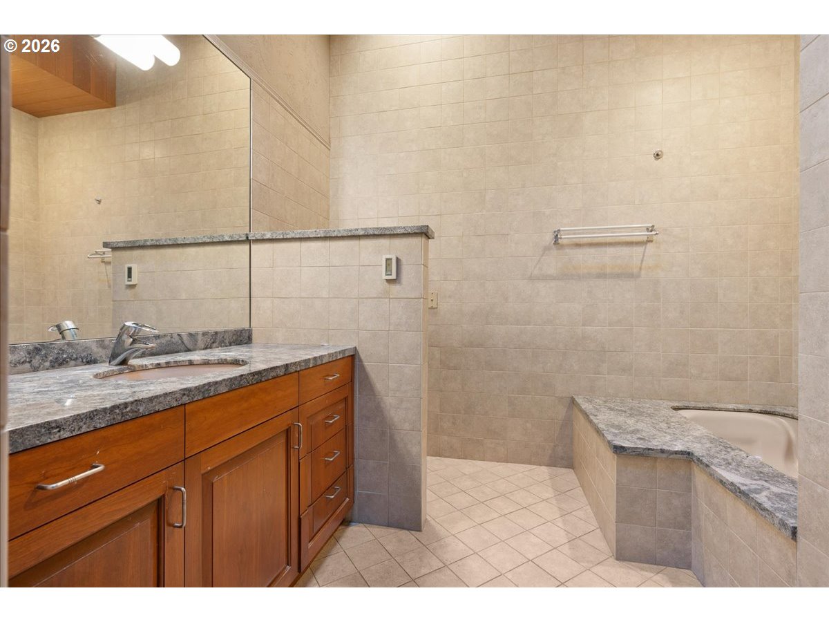 2815 ARROWHEAD CT, Lake Oswego, OR, 97034