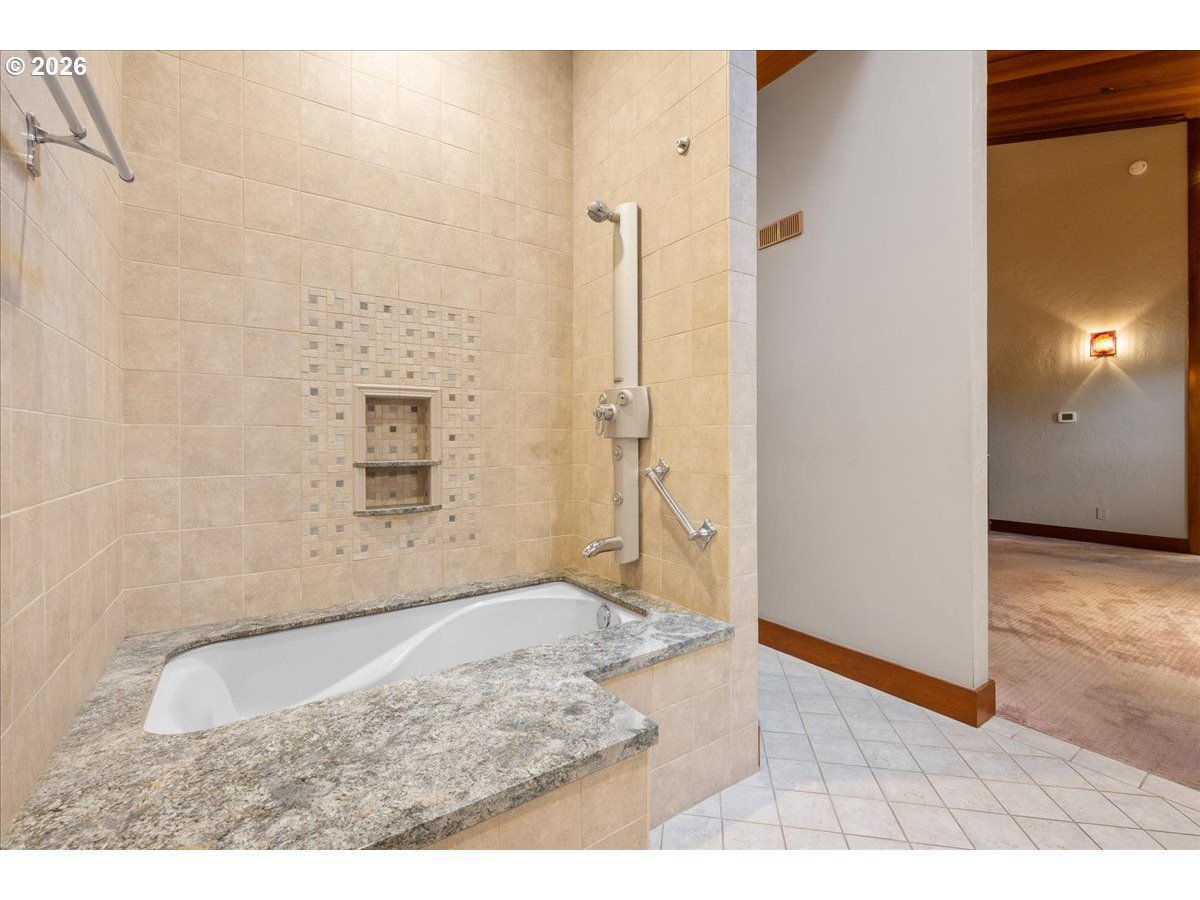 2815 ARROWHEAD CT, Lake Oswego, OR, 97034