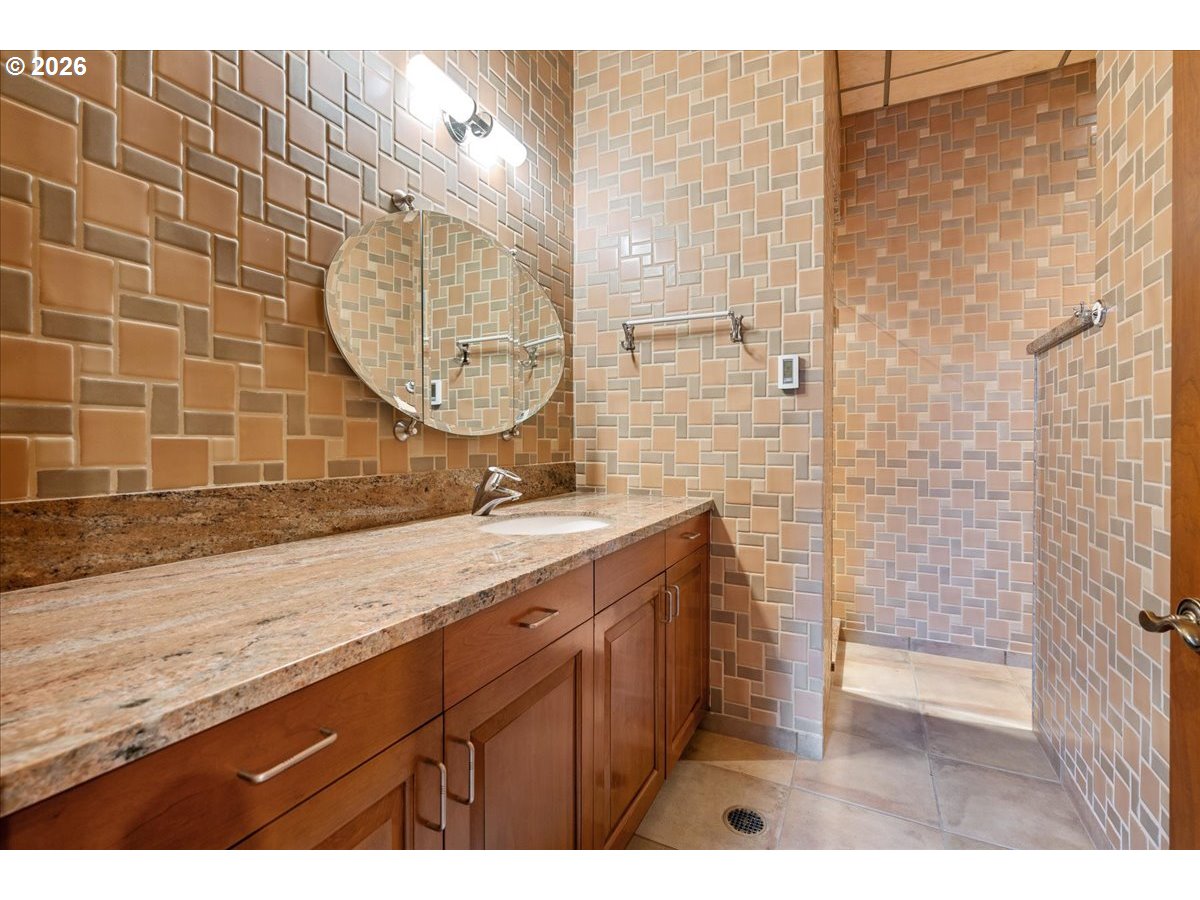 2815 ARROWHEAD CT, Lake Oswego, OR, 97034