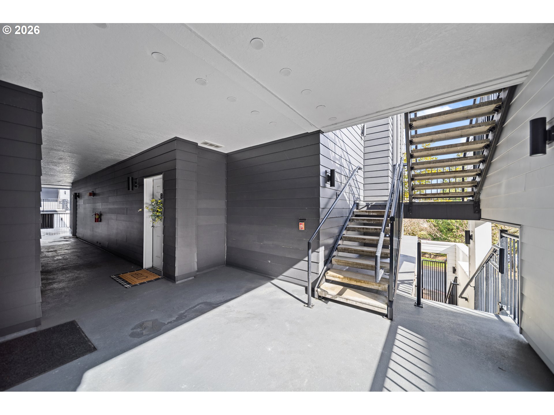 Photo #6: 172936883 Listing: Photo #6