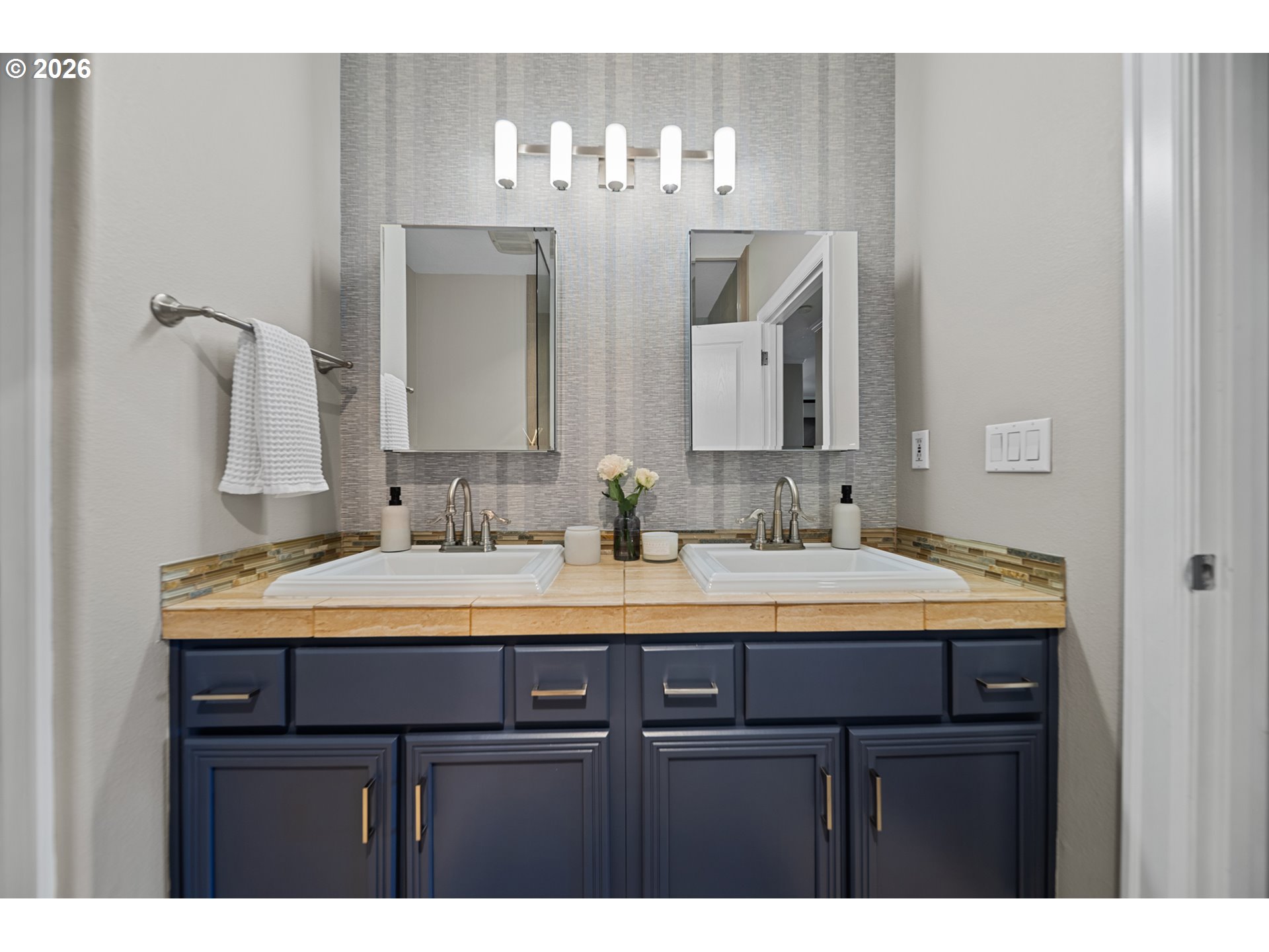 Photo #20: 172936883 Listing: Photo #20