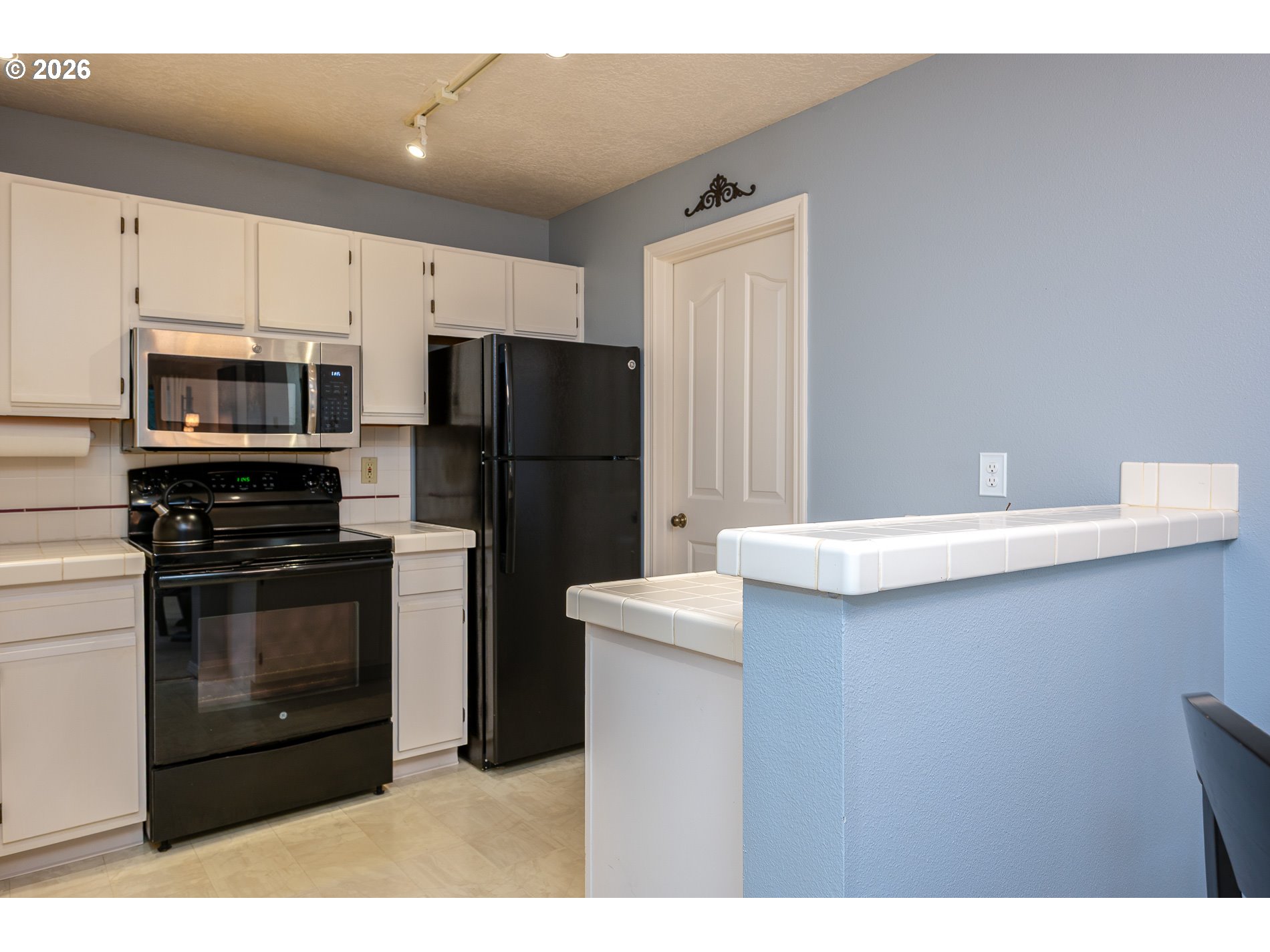 4000 CARMAN DR UNIT E-68, Lake Oswego, OR, 97035