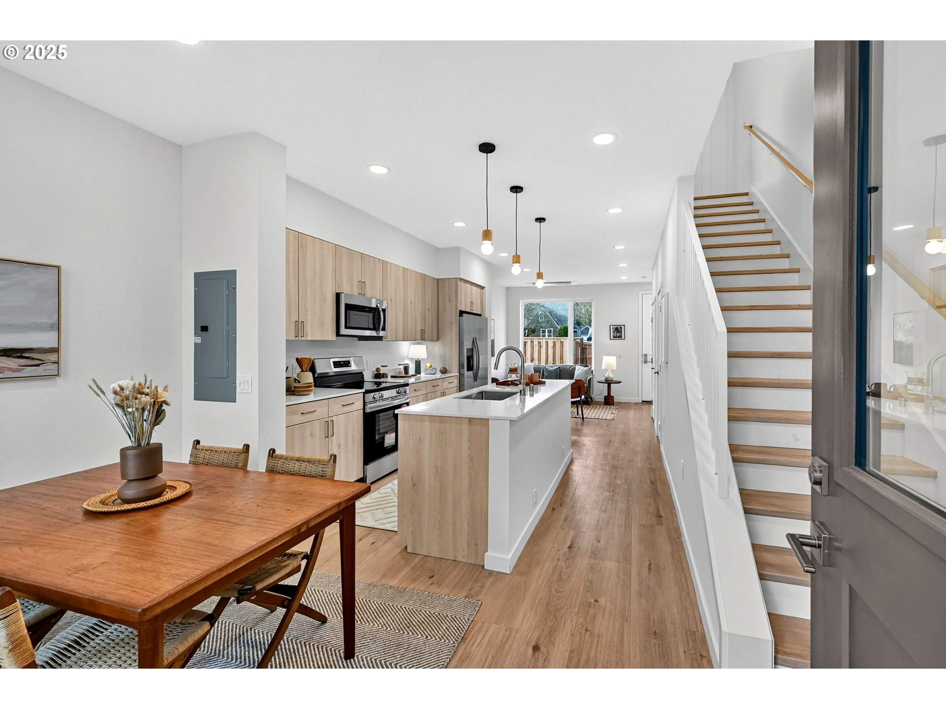 Photo #5: 174320578 Listing: Photo #5