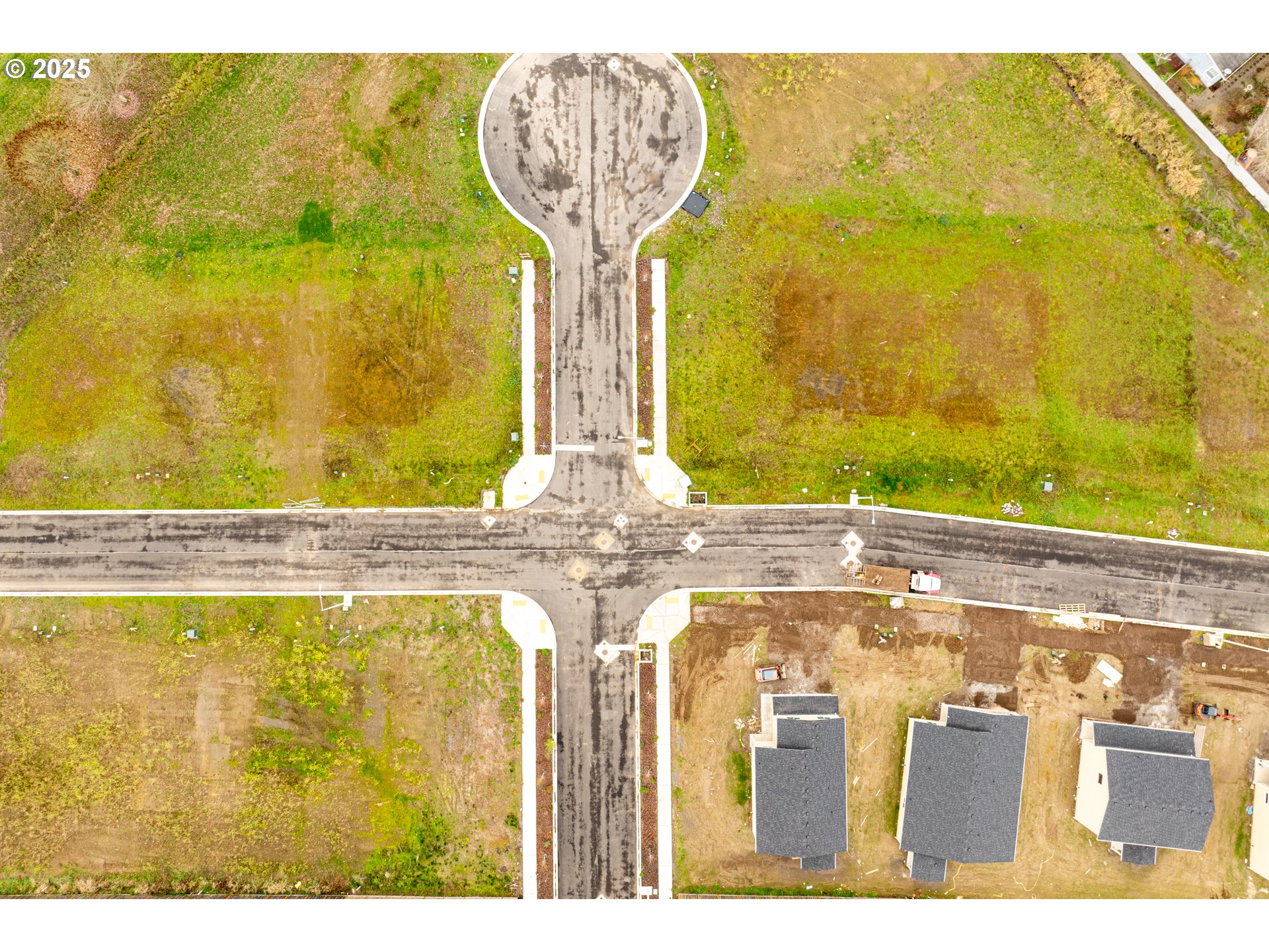 2019 Henderson WAY, Longview, WA, 98632 2019 Henderson WAY, Longview, WA, 98632