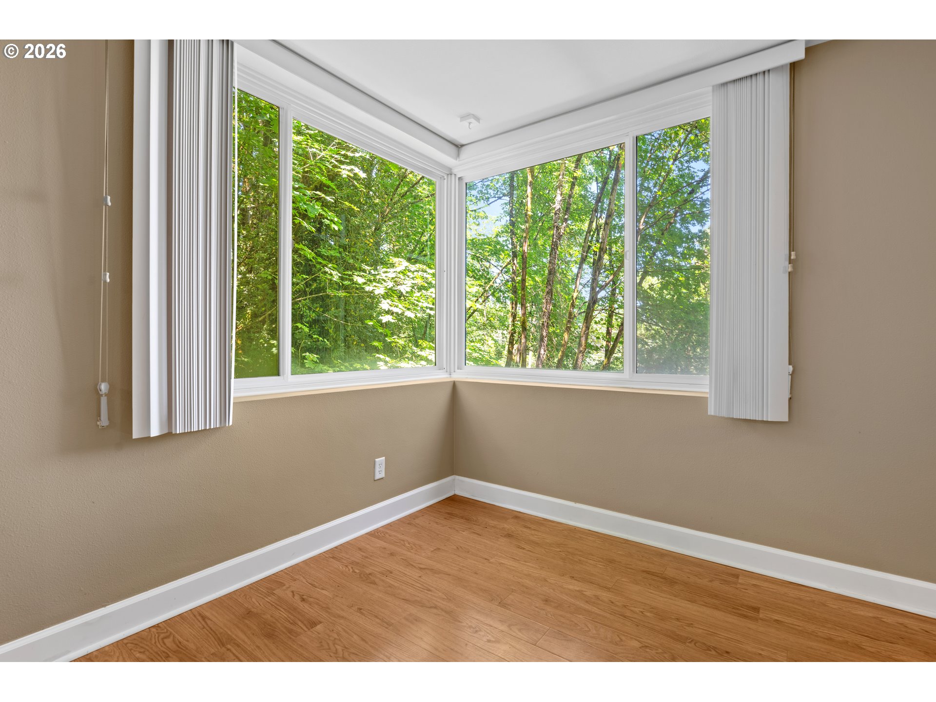 Photo #12: 175537072 Listing: Photo #12