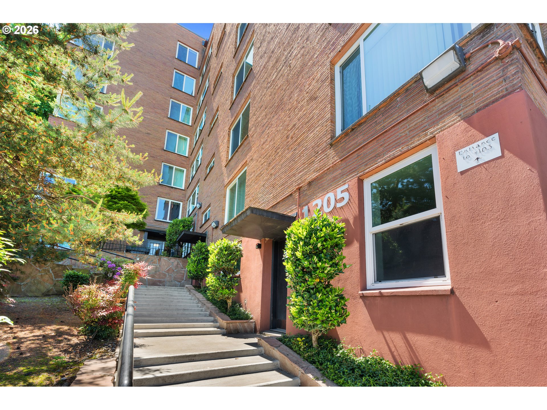 Photo #2: 175537072 Listing: Photo #2