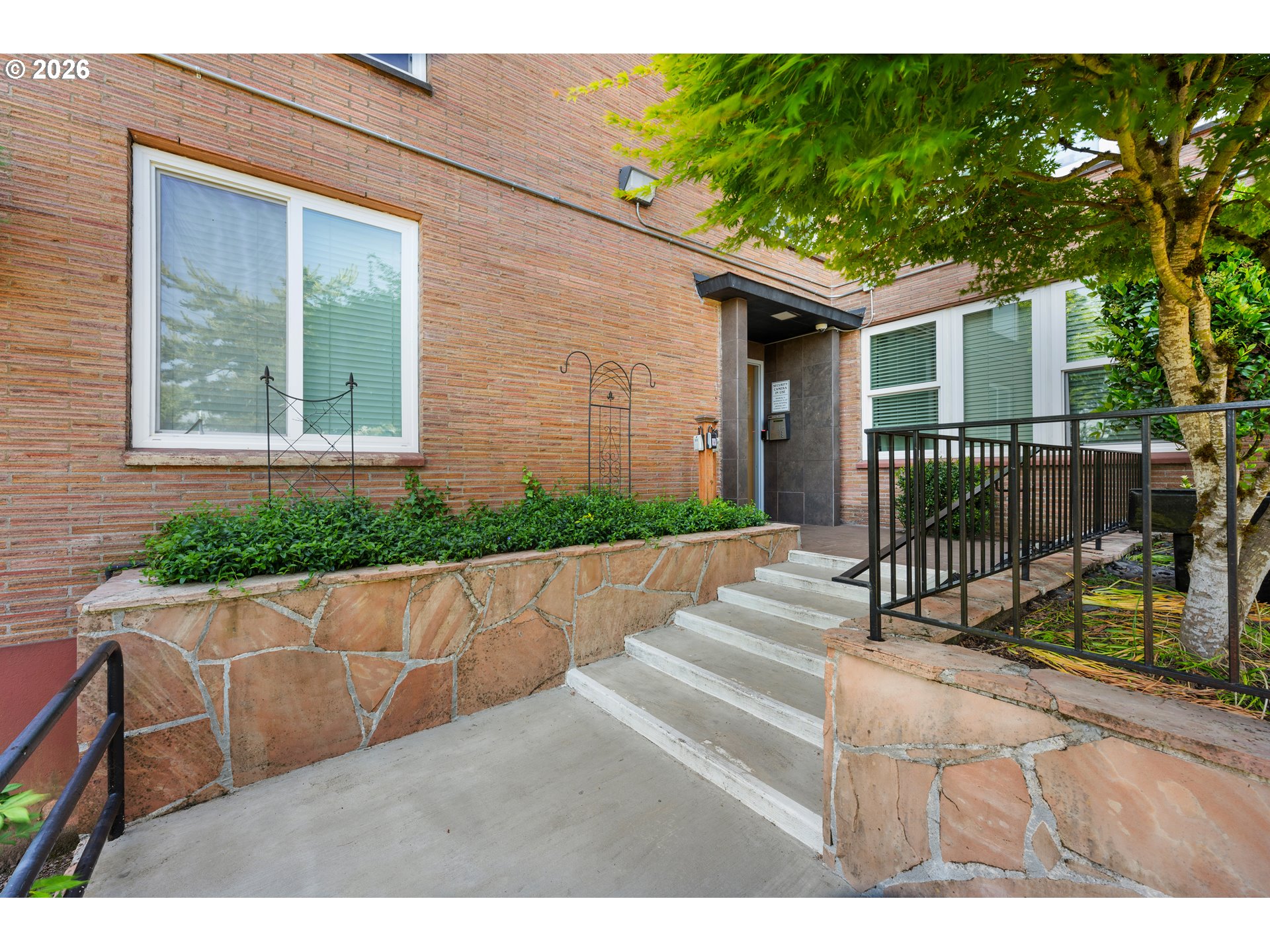 Photo #3: 175537072 Listing: Photo #3