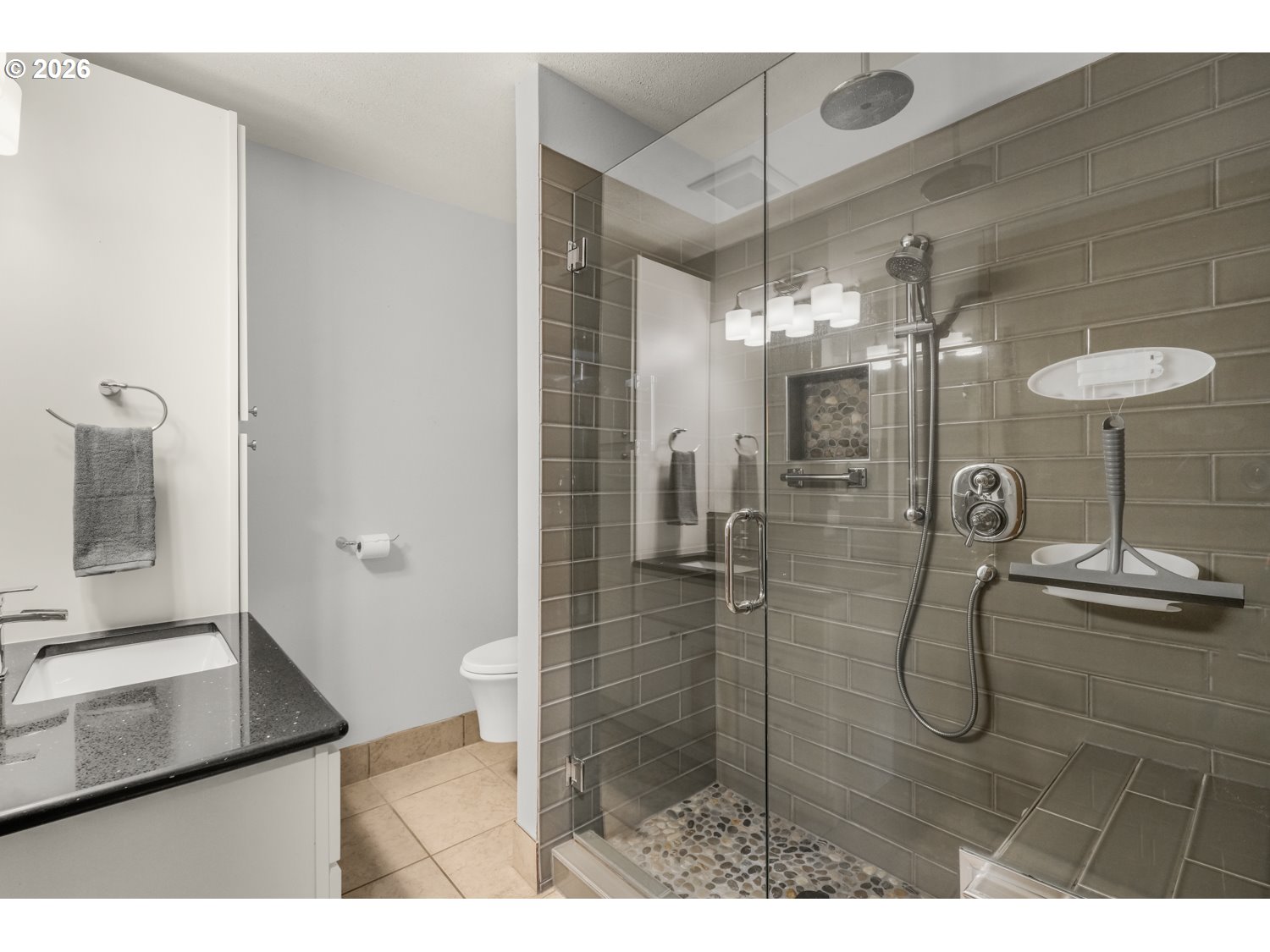 Photo #13: 176152328 Listing: Photo #13
