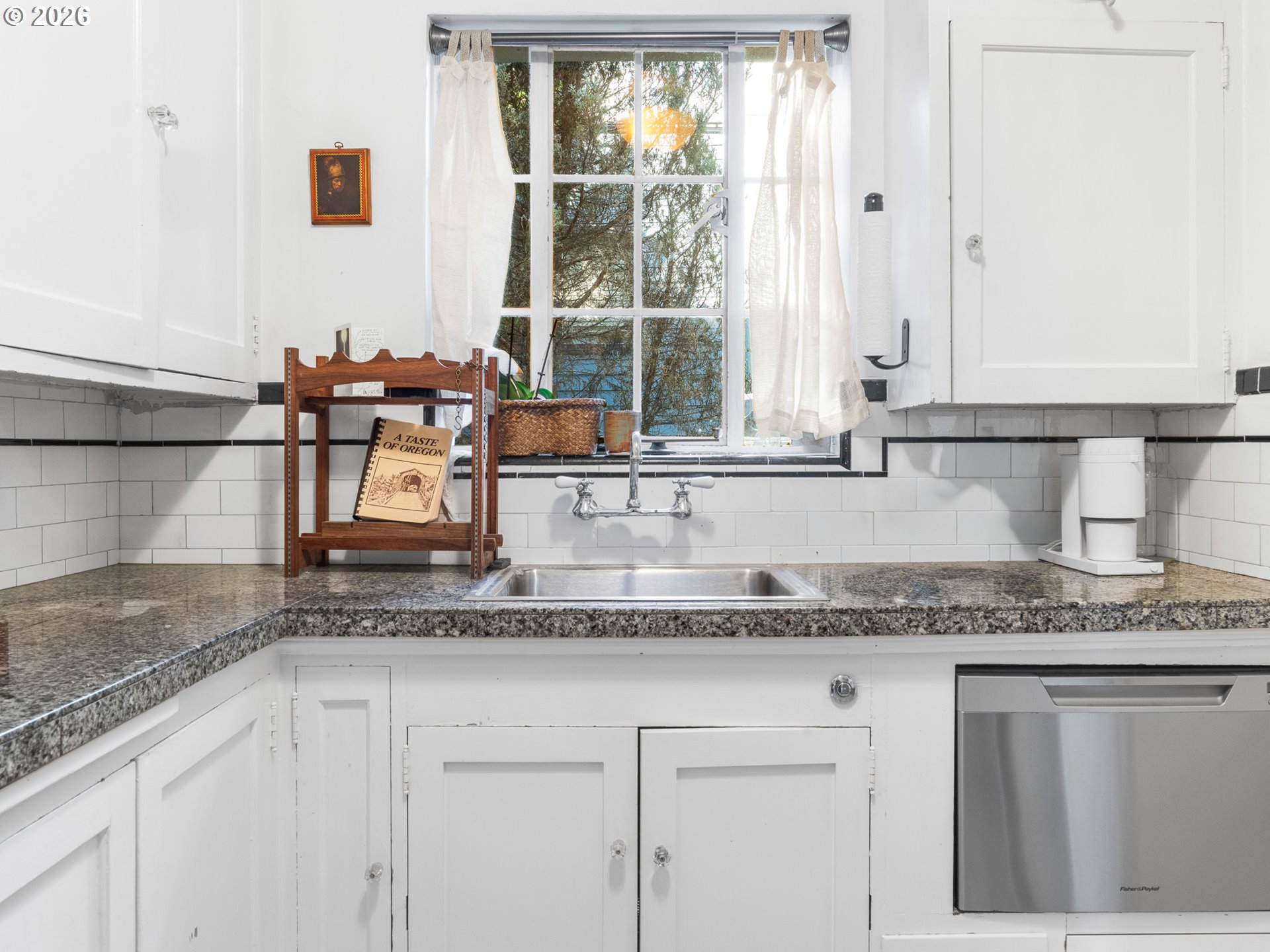 Photo #13: 176334962 Listing: Photo #13