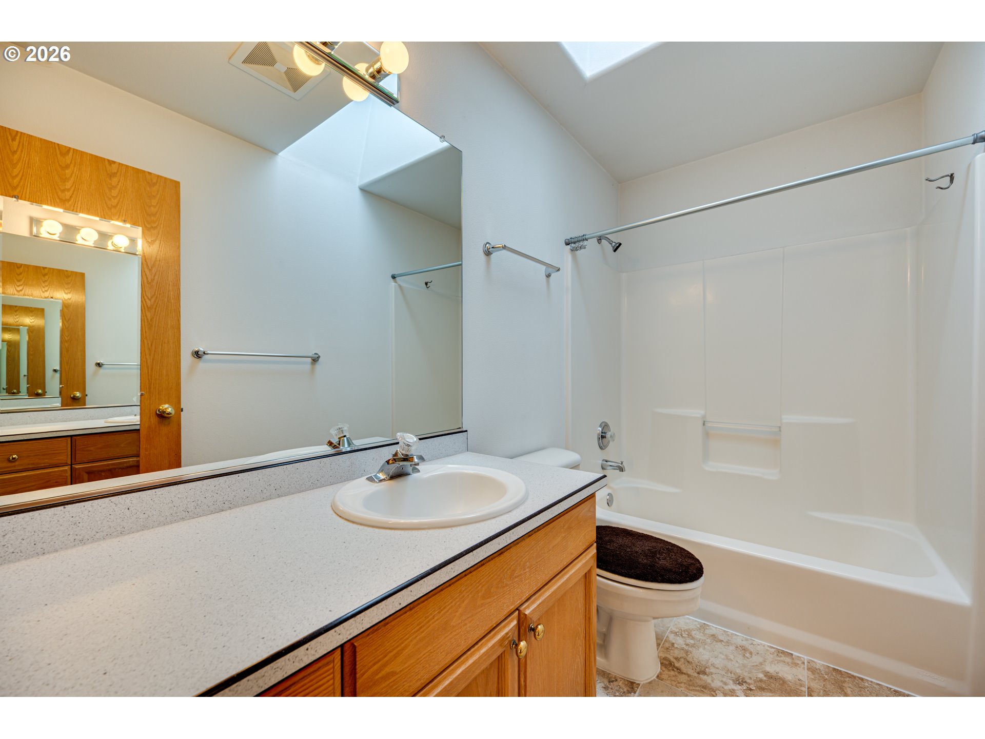 Photo #12: 176467331 Listing: Photo #12