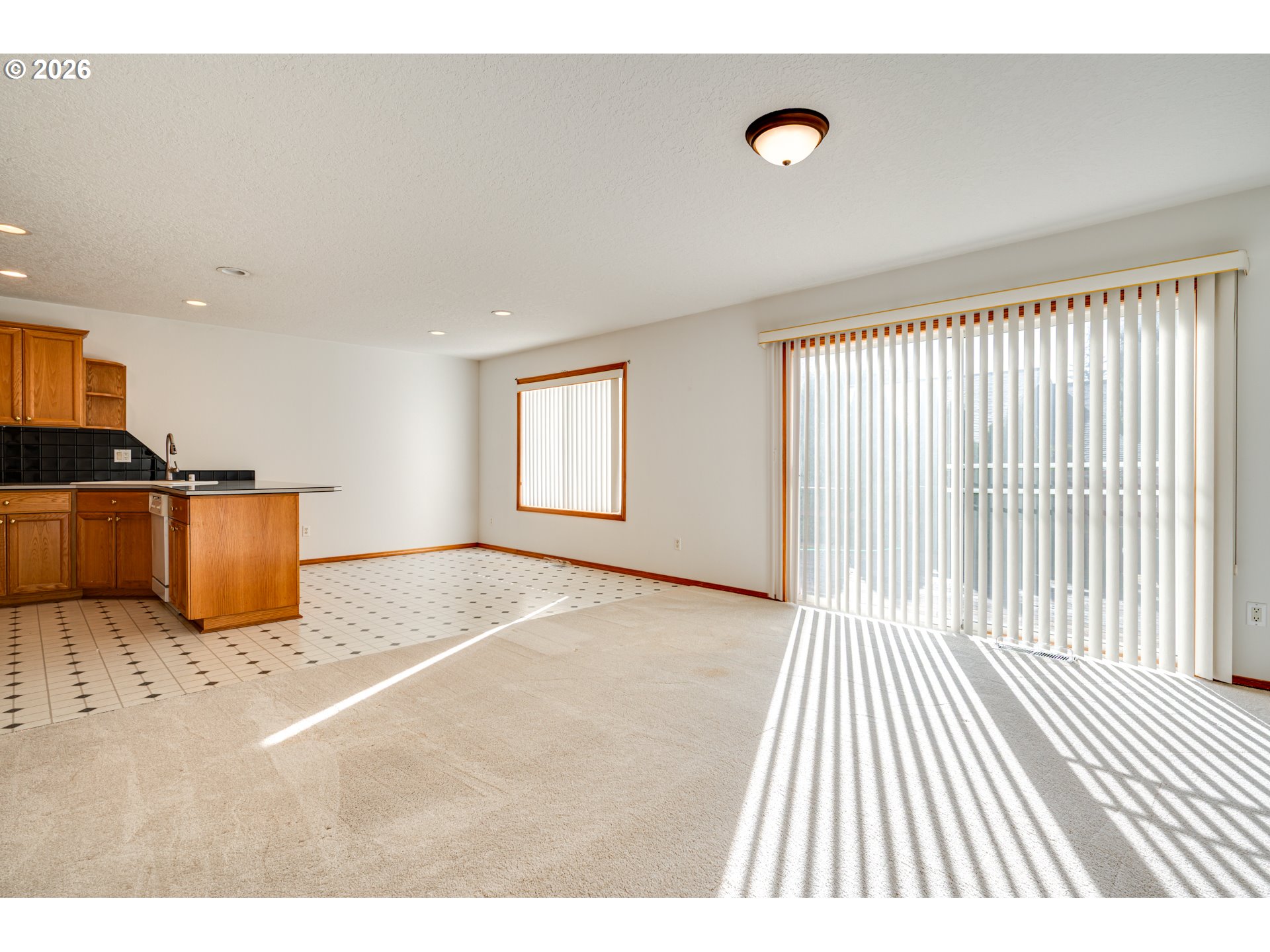 Photo #4: 176467331 Listing: Photo #4