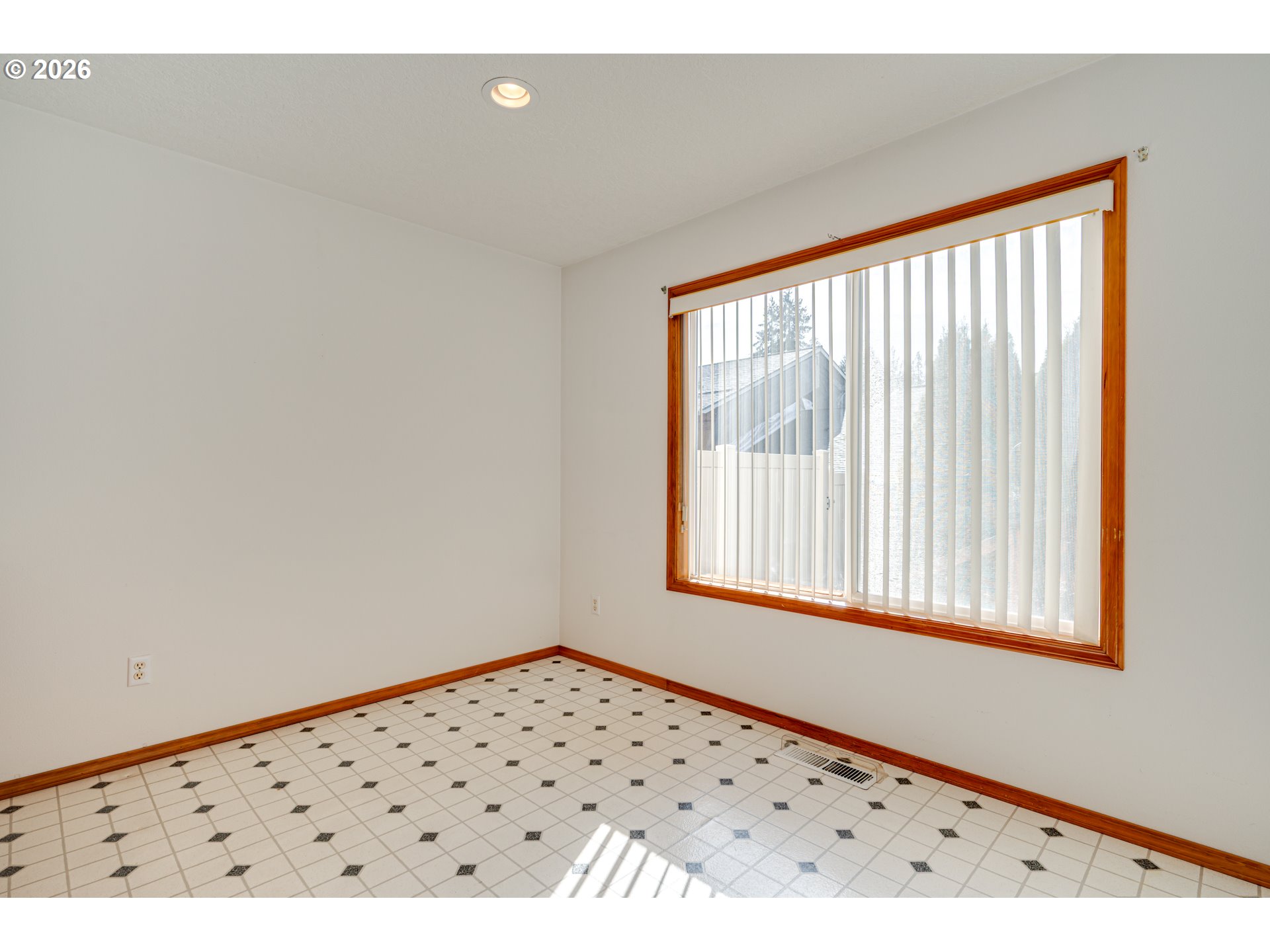 Photo #7: 176467331 Listing: Photo #7