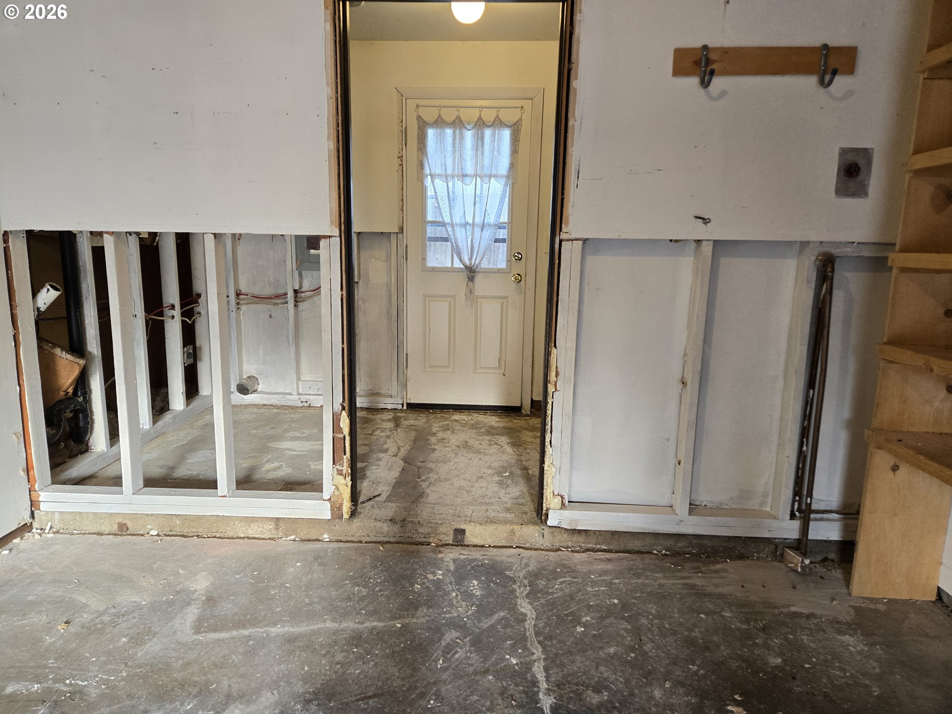 Photo #2: 176493202 Listing: Photo #2