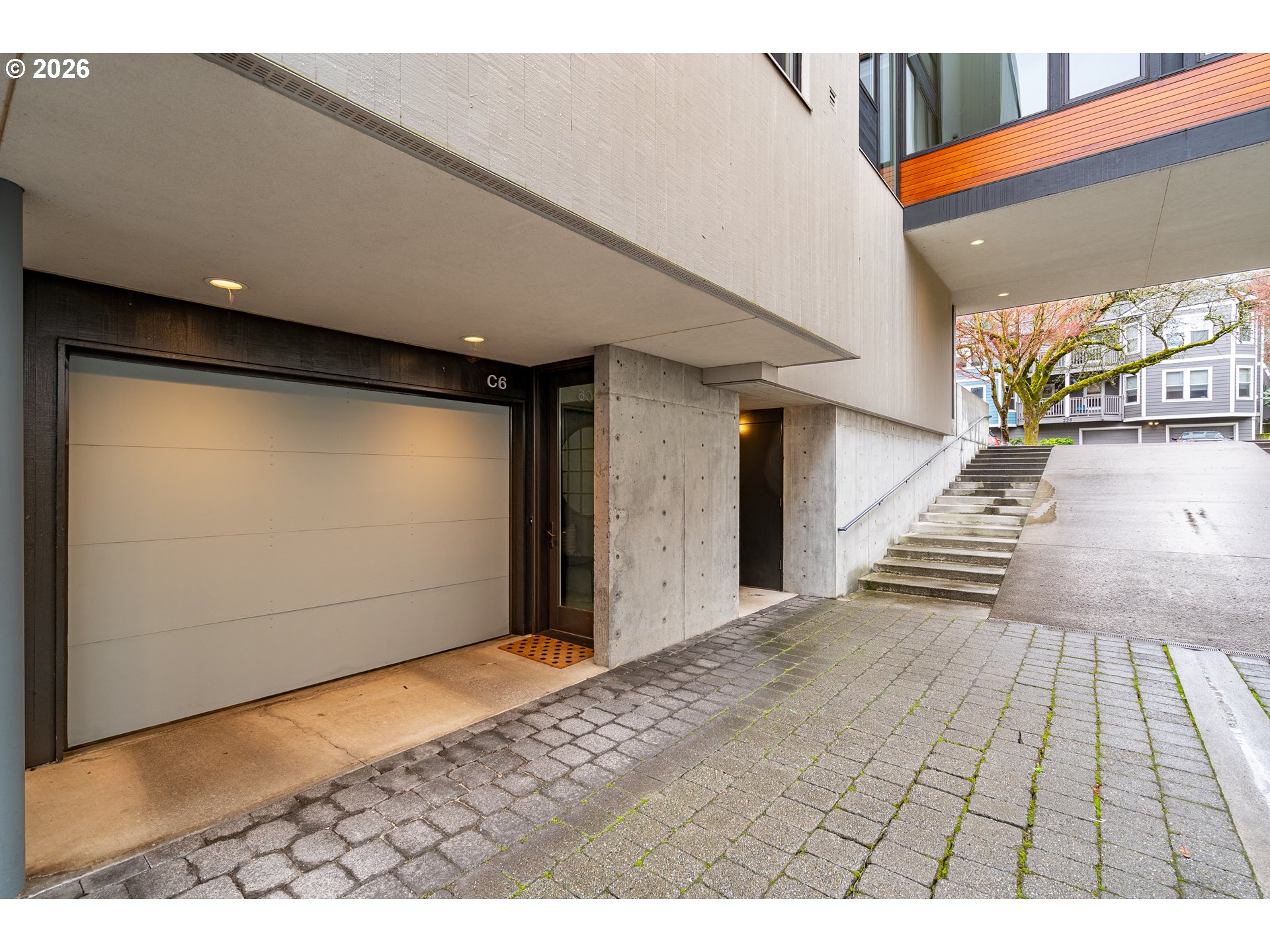 Photo #2: 176678825 Listing: Photo #2