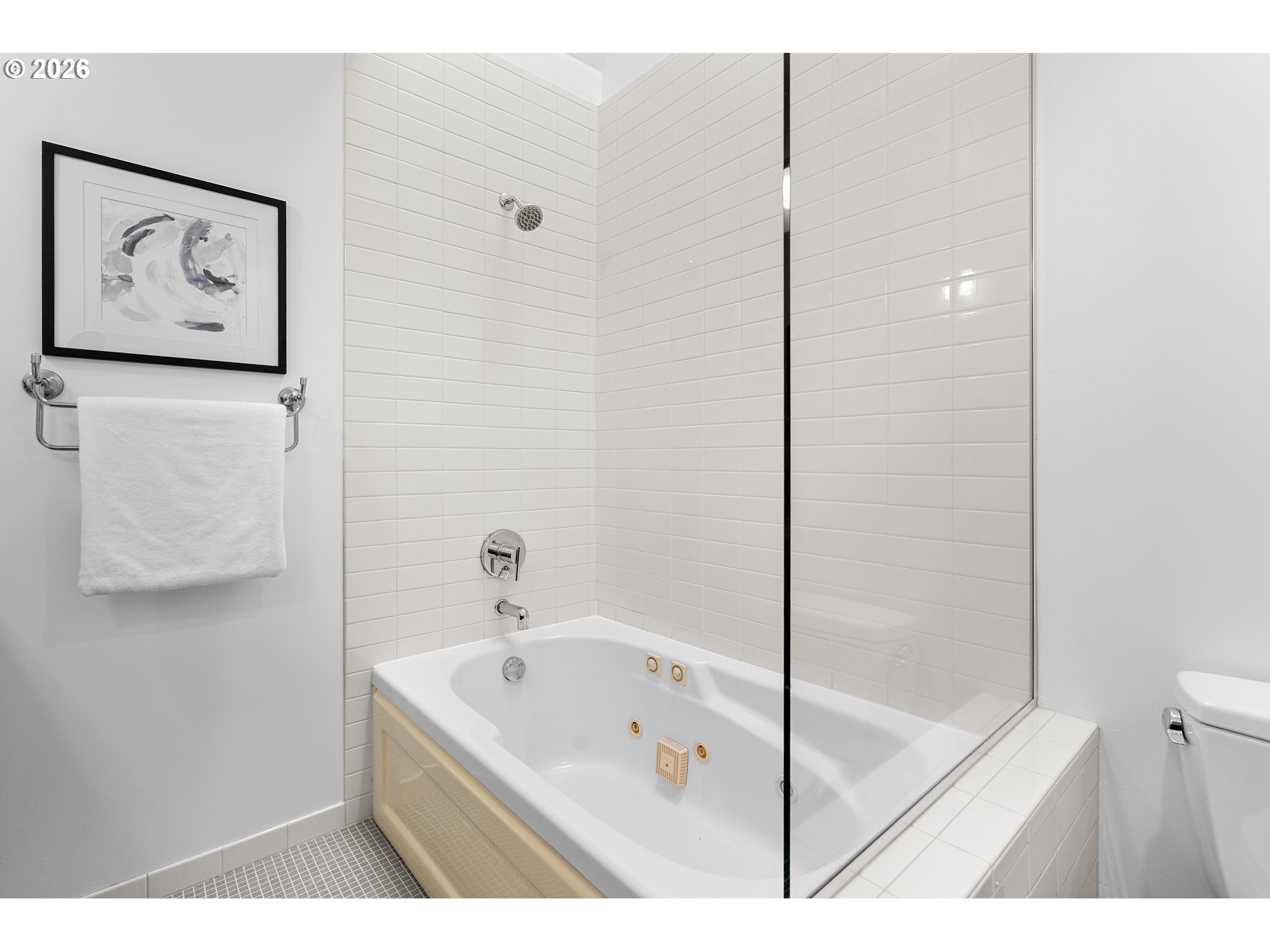 Photo #21: 176678825 Listing: Photo #21