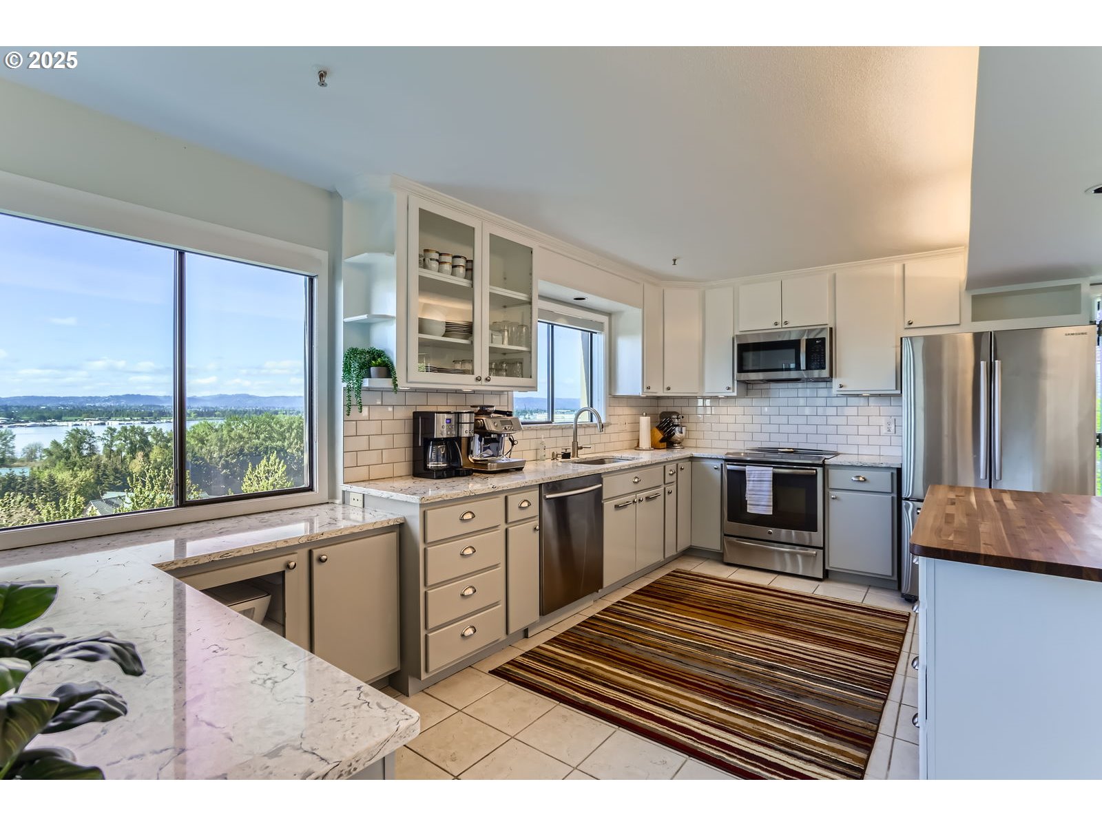 Photo #10: 177613429 Listing: Photo #10