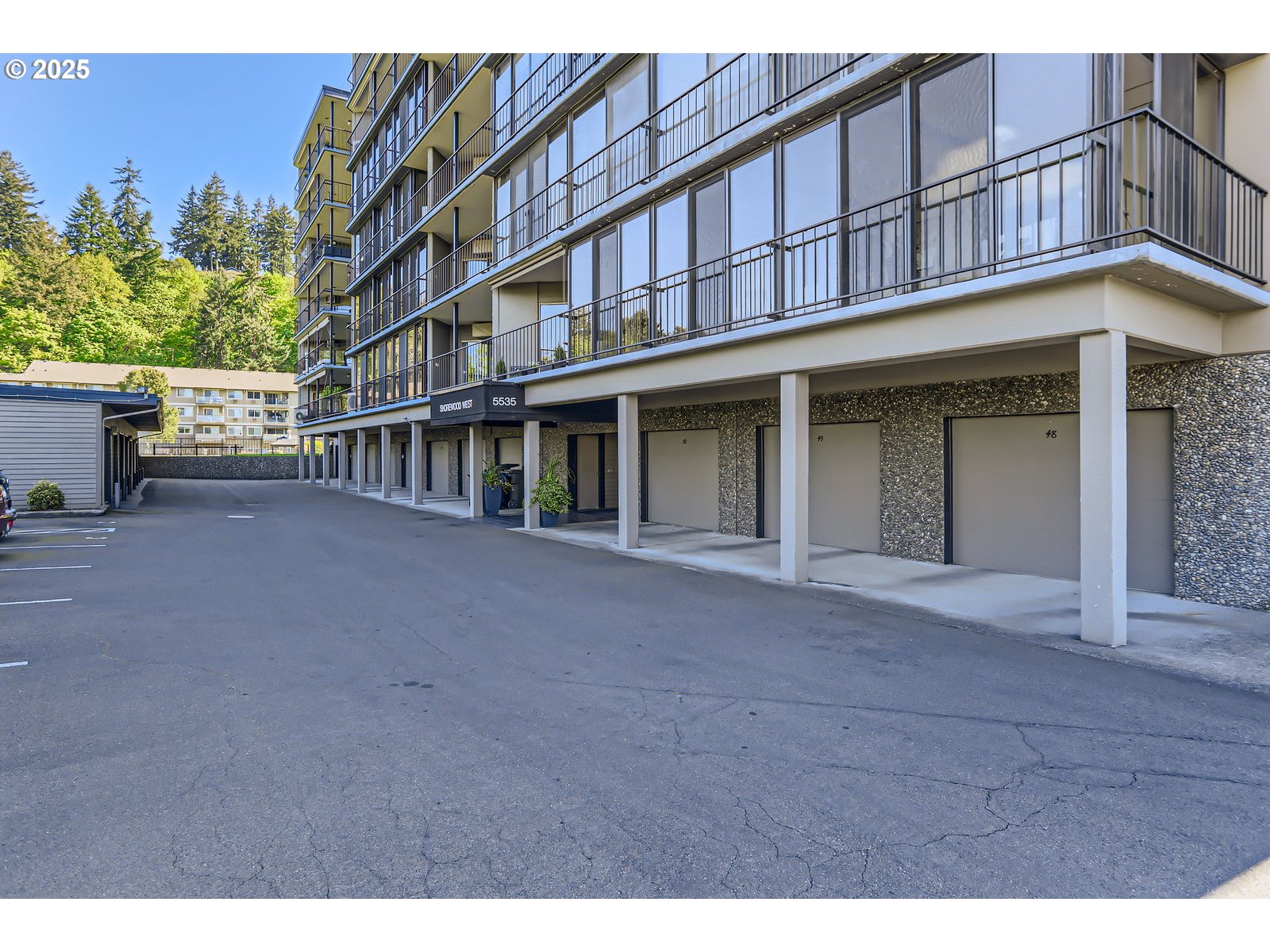 Photo #2: 177613429 Listing: Photo #2