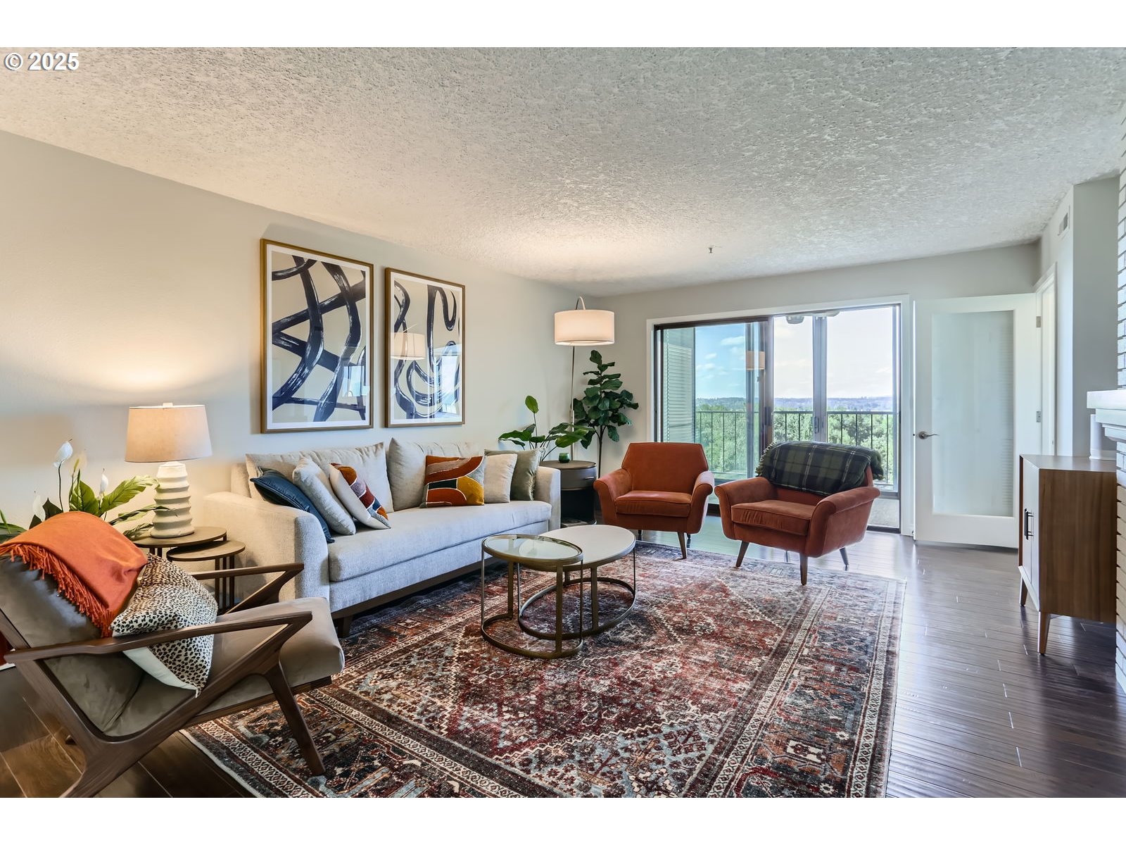 Photo #5: 177613429 Listing: Photo #5