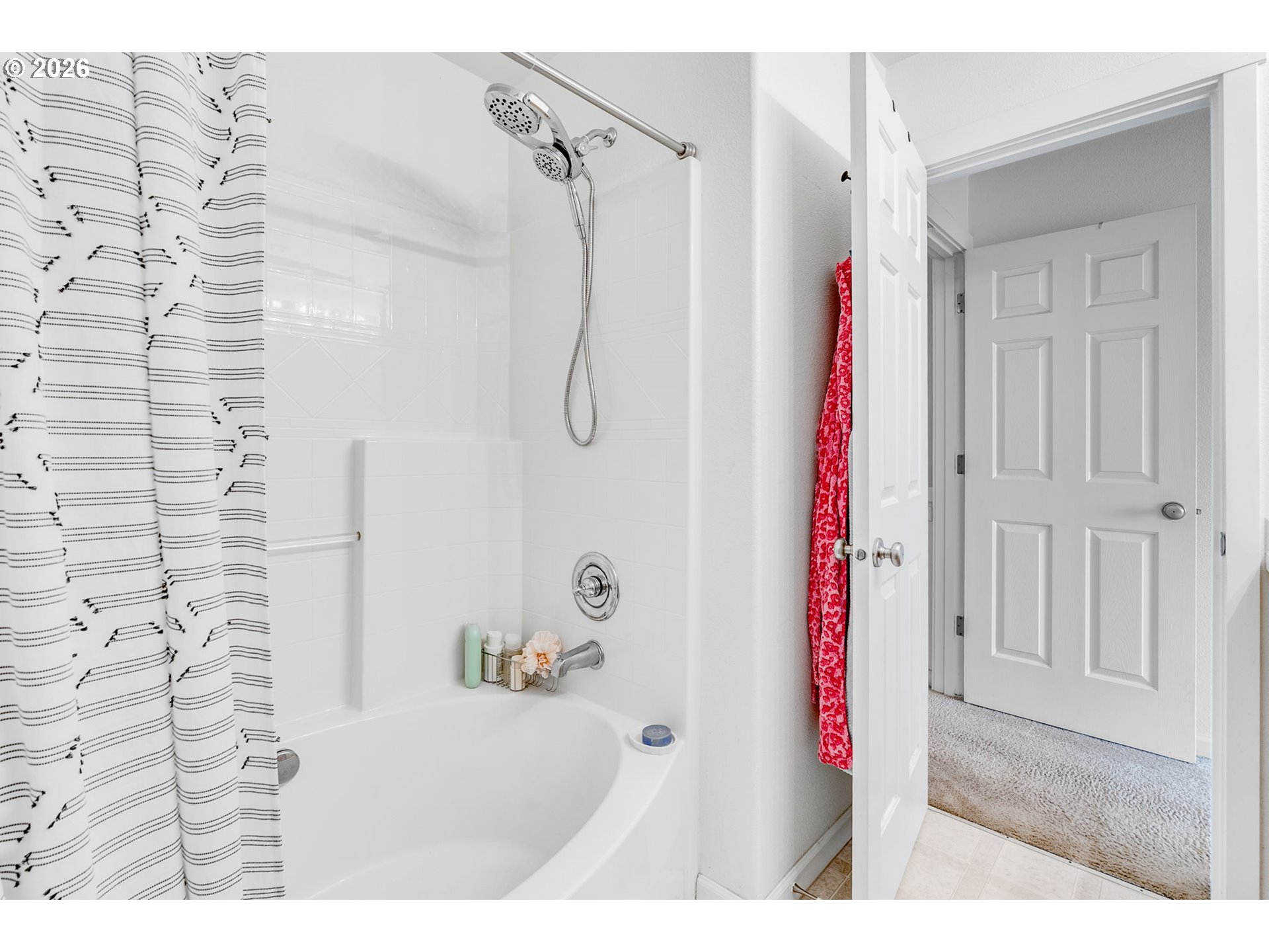 Photo #16: 178442867 Listing: Photo #16