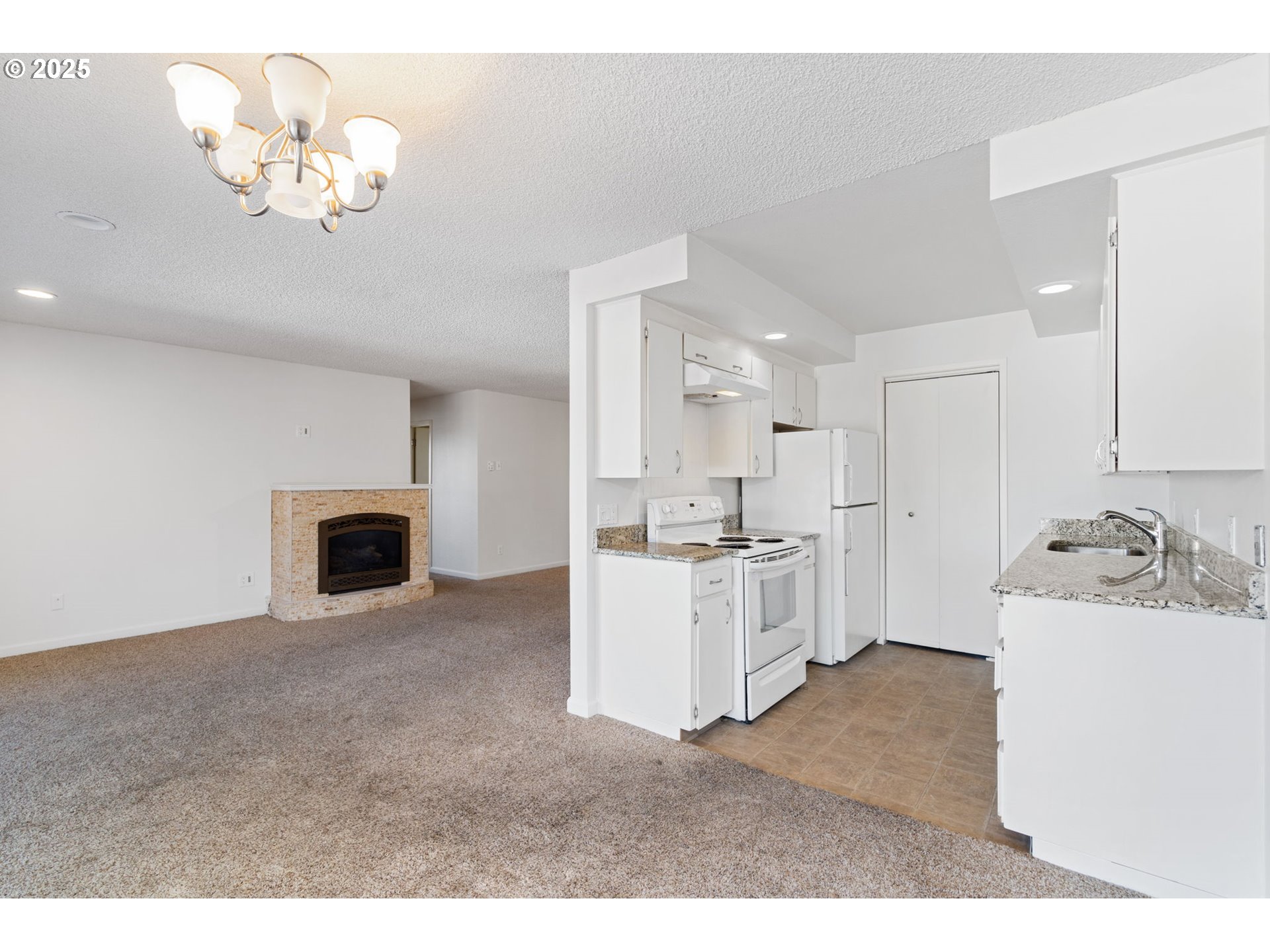 Photo #6: 178622505 Listing: Photo #6