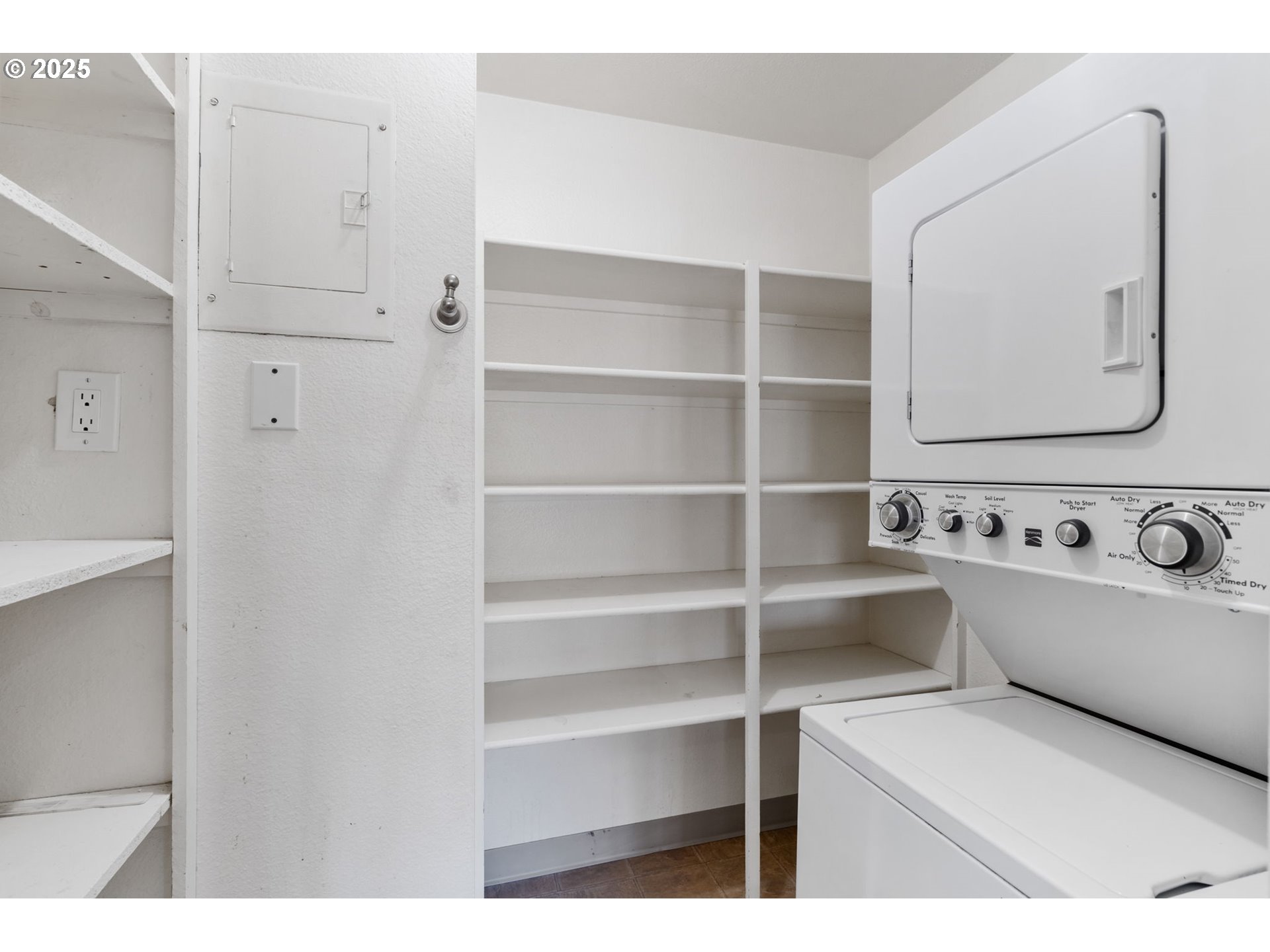 Photo #9: 178622505 Listing: Photo #9