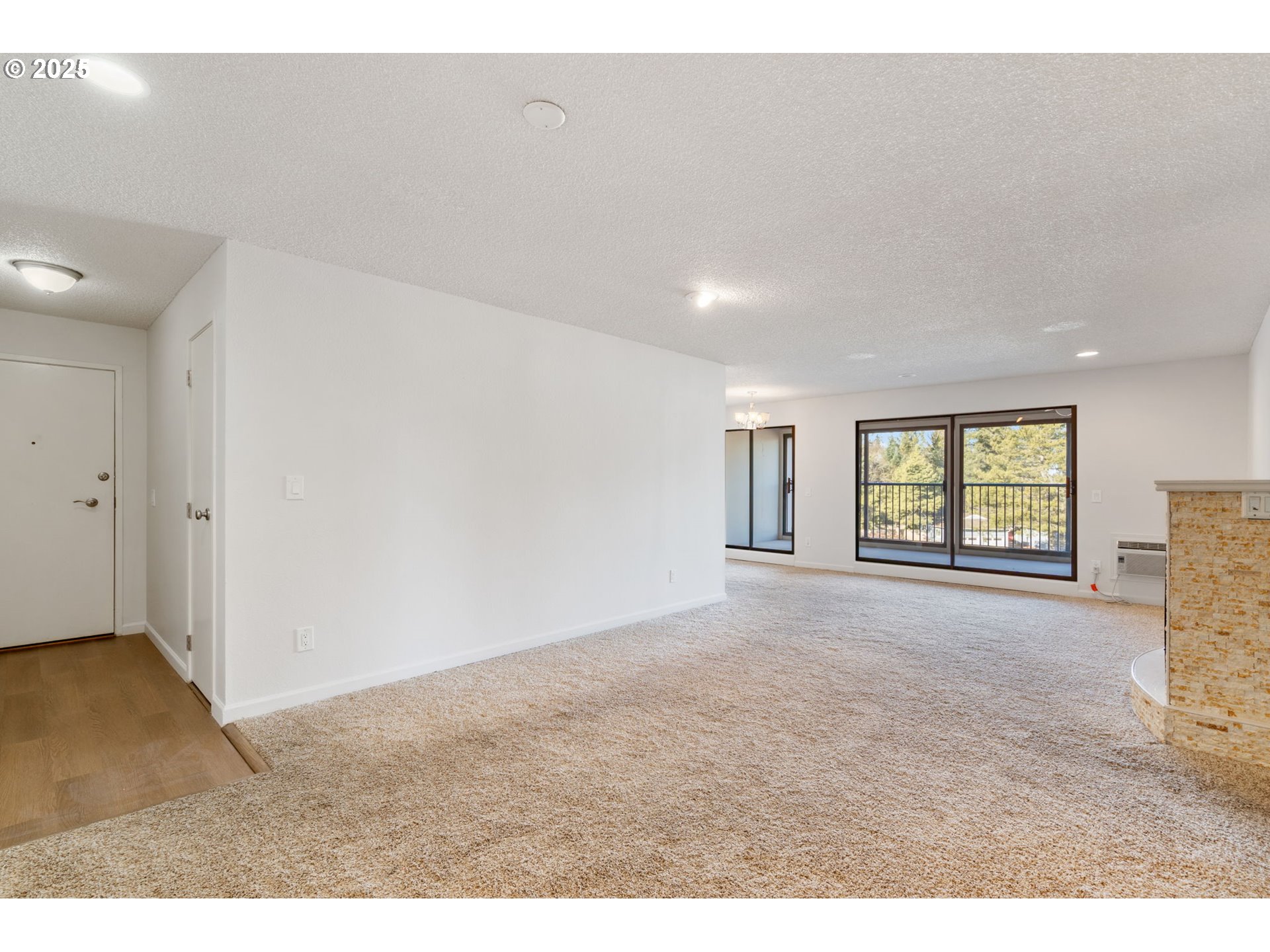 Photo #2: 178622505 Listing: Photo #2