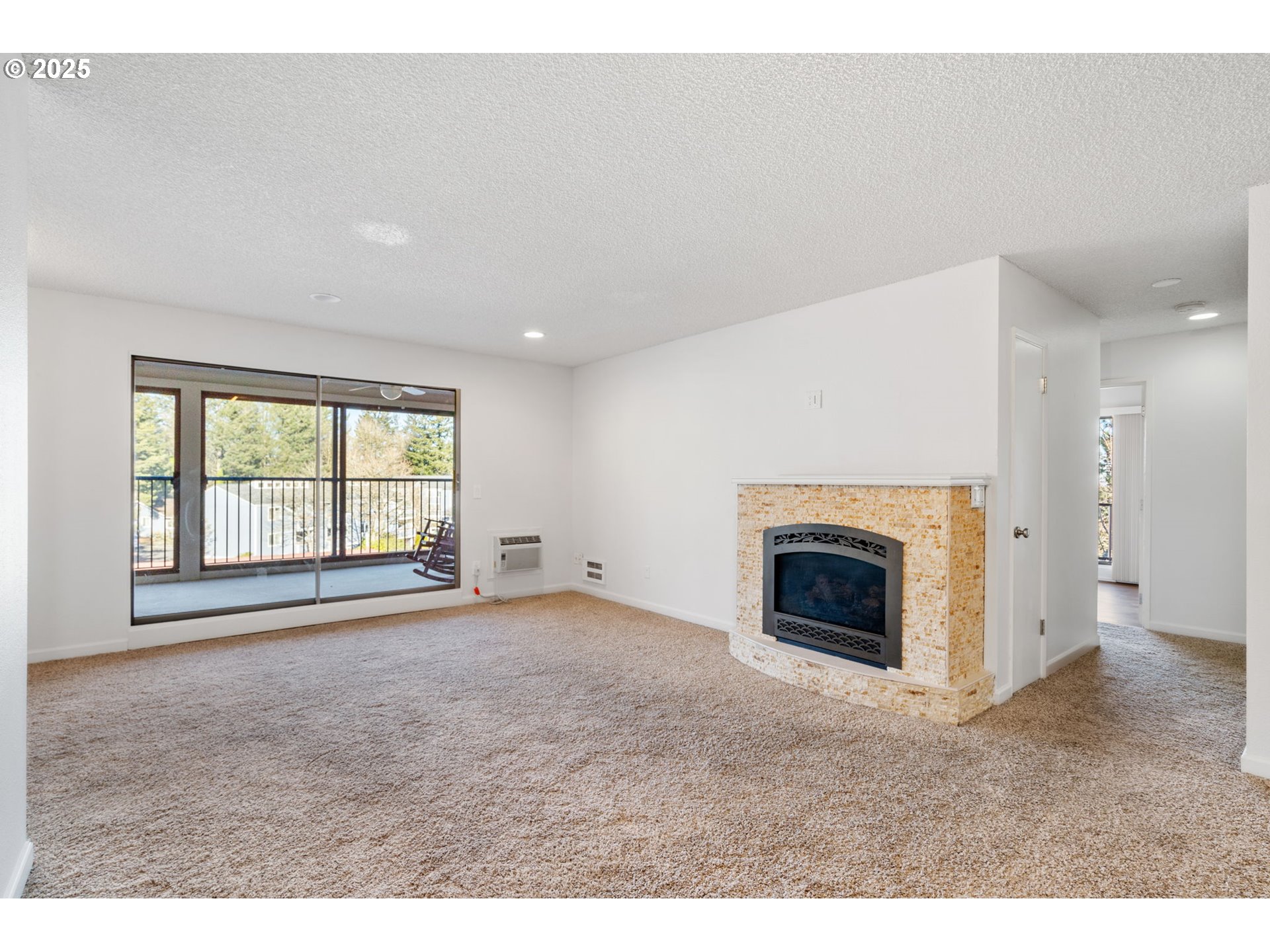 Photo #3: 178622505 Listing: Photo #3