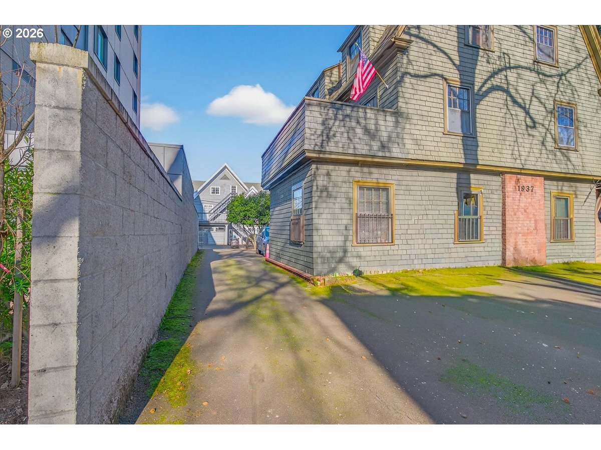 Photo #6: 179098635 Listing: Photo #6