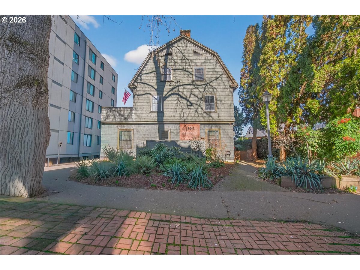 Photo #3: 179098635 Listing: Photo #3