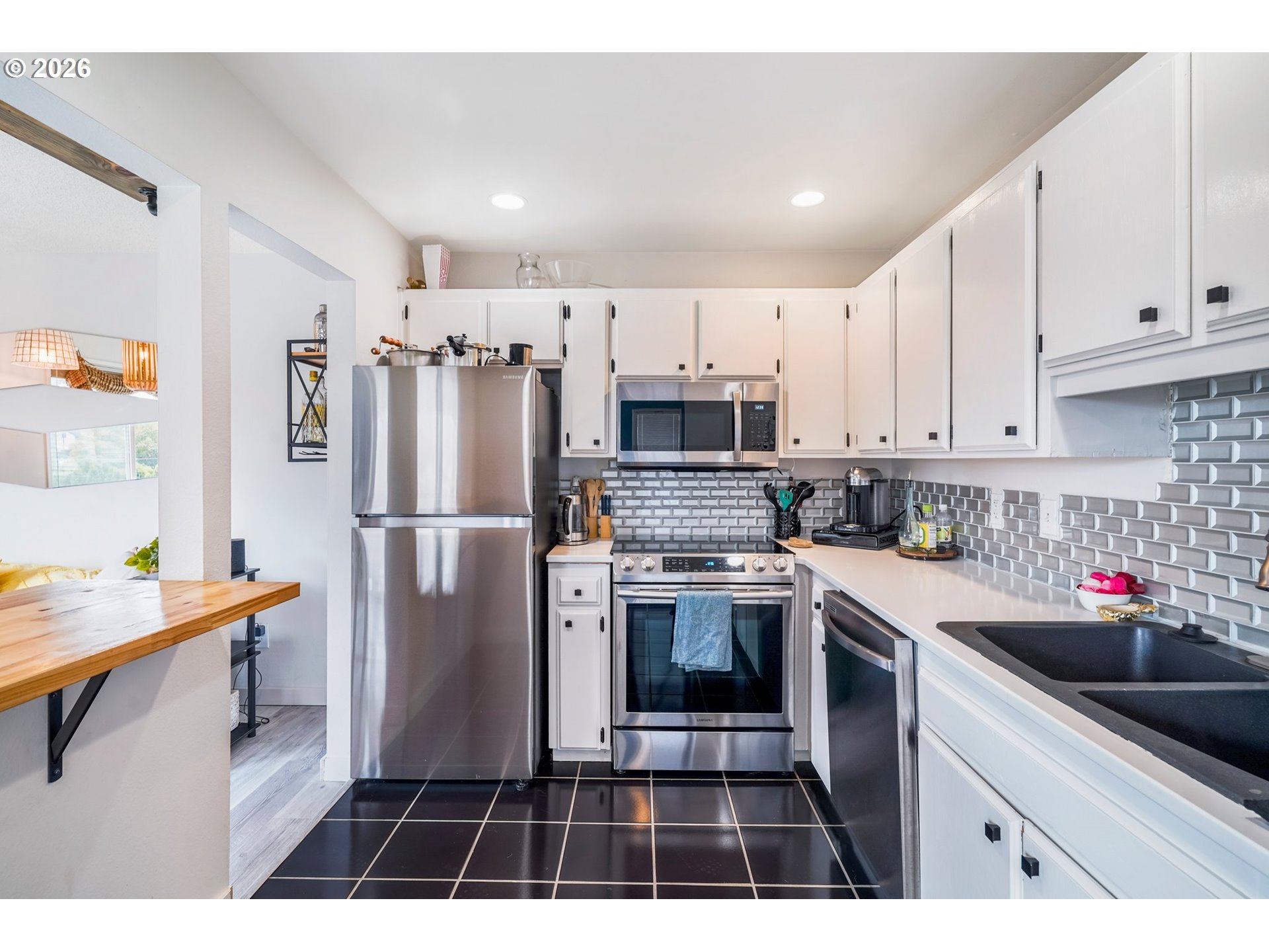 Photo #1: 179596766 Listing: Photo #1