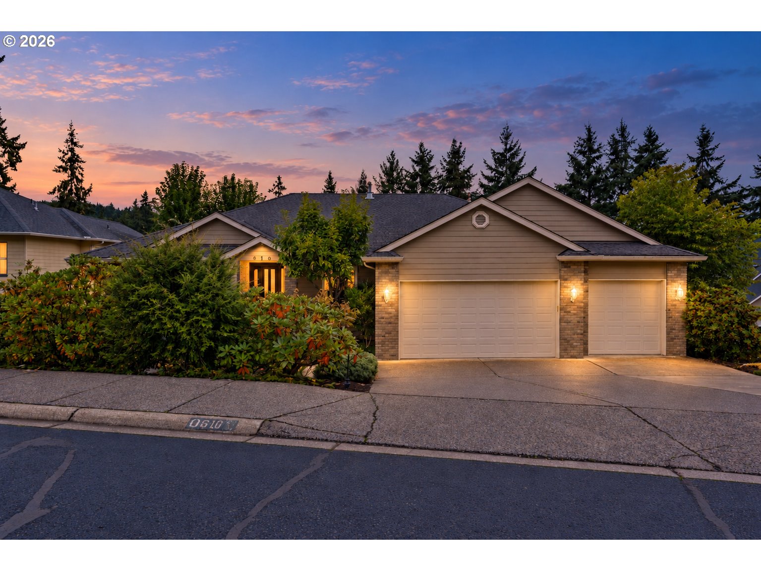 610 HOLLY AVE, Cottage Grove, OR 97424, Cottage Grove