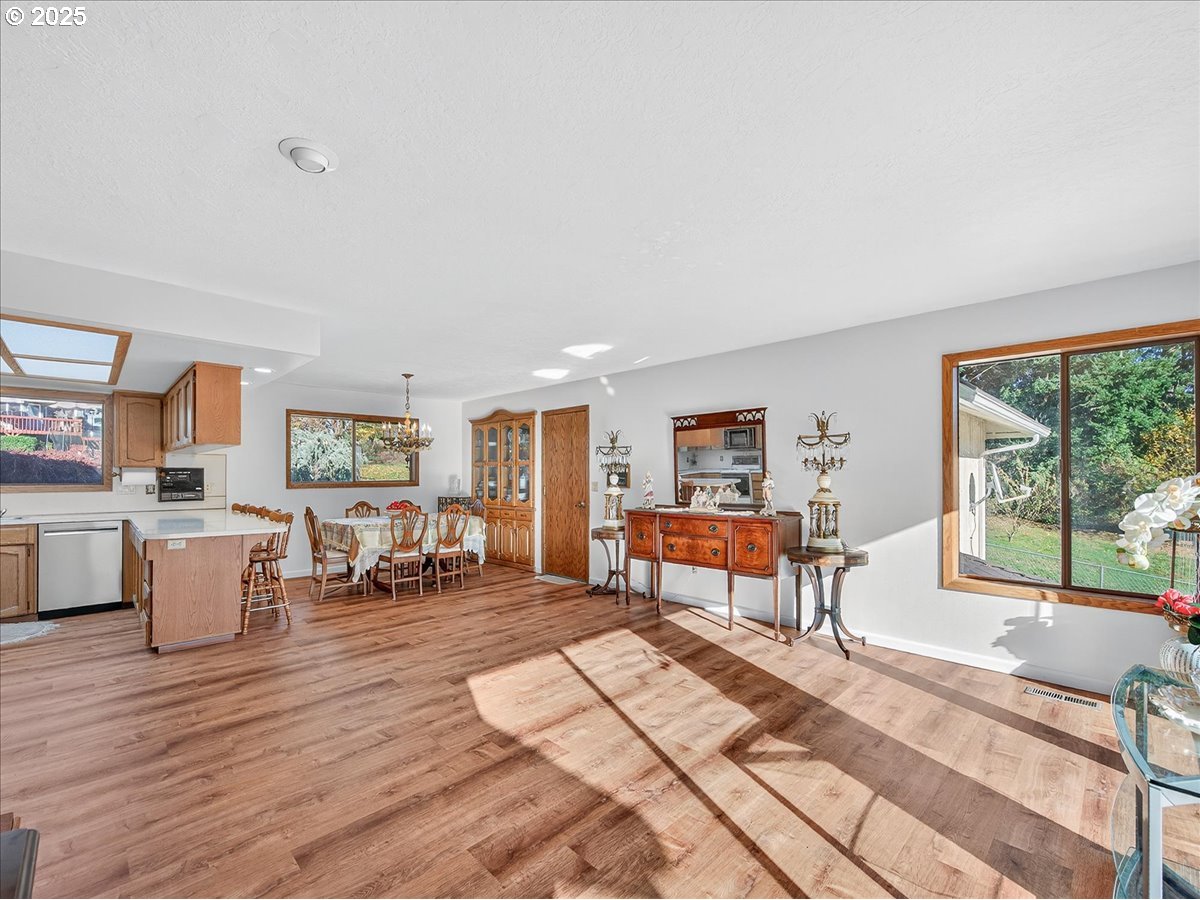 18680 SE HIGHWAY 212, Damascus, OR, 97089