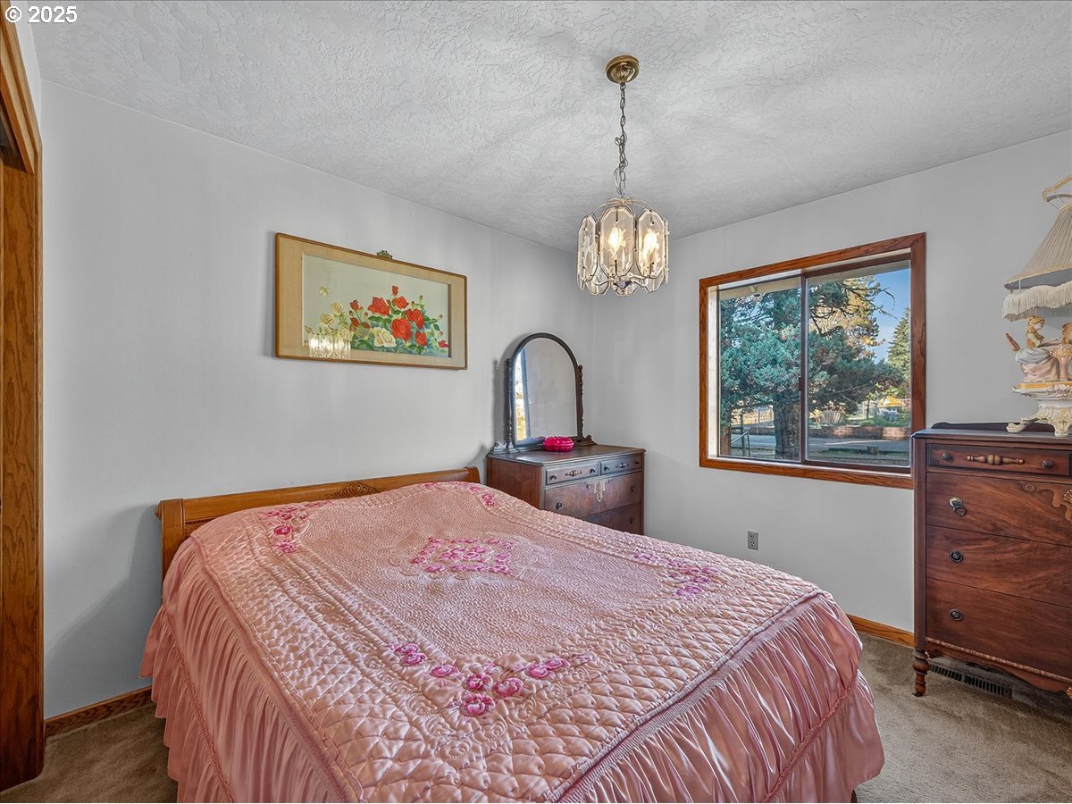18680 SE HIGHWAY 212, Damascus, OR, 97089