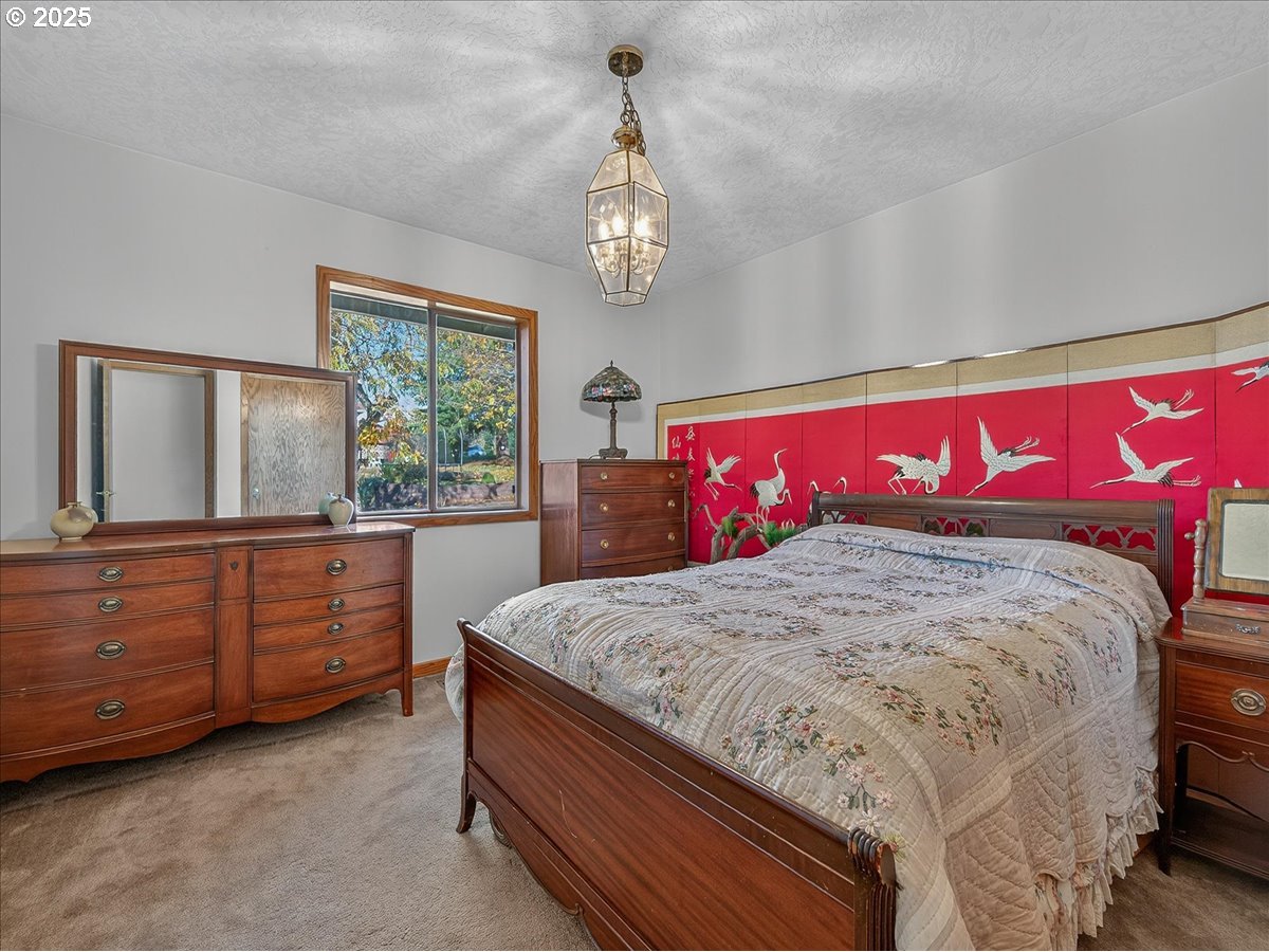 18680 SE HIGHWAY 212, Damascus, OR, 97089