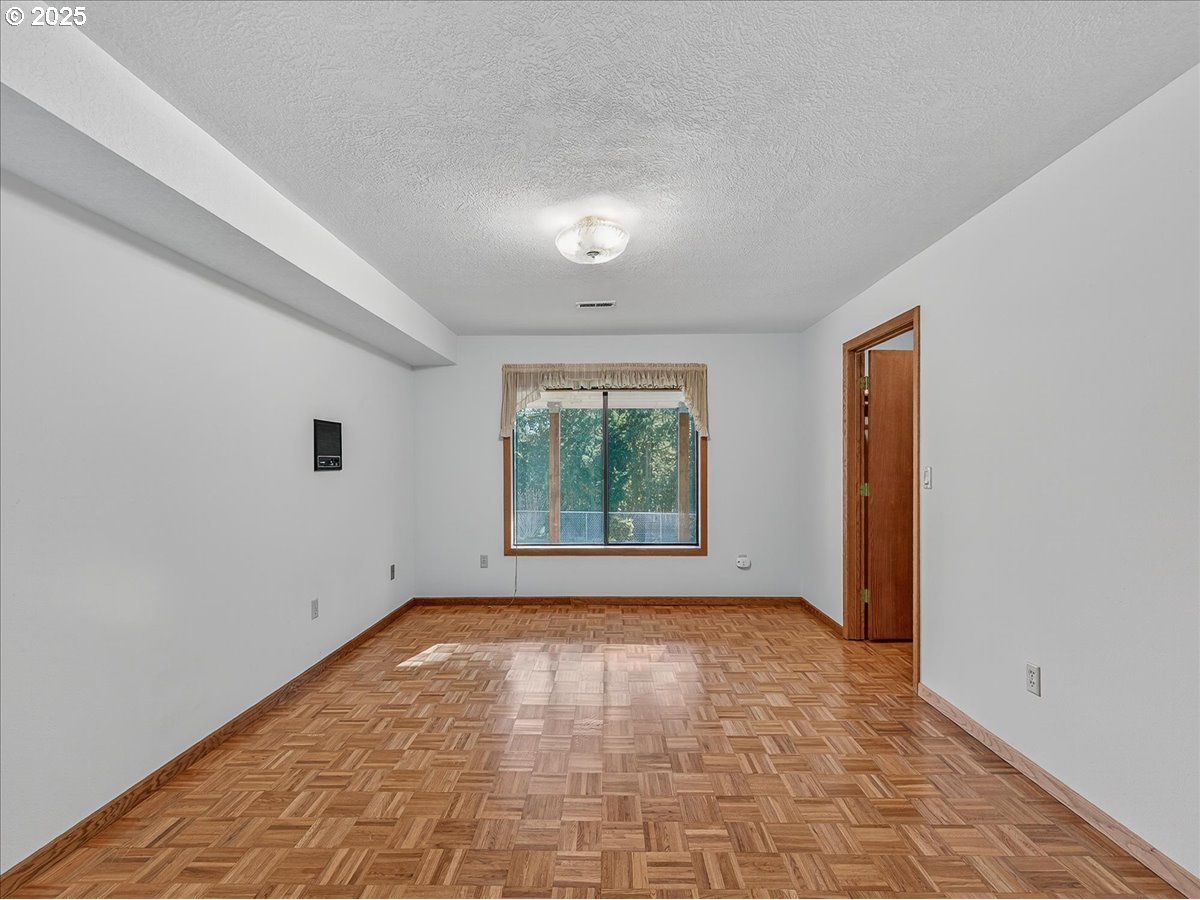 18680 SE HIGHWAY 212, Damascus, OR, 97089