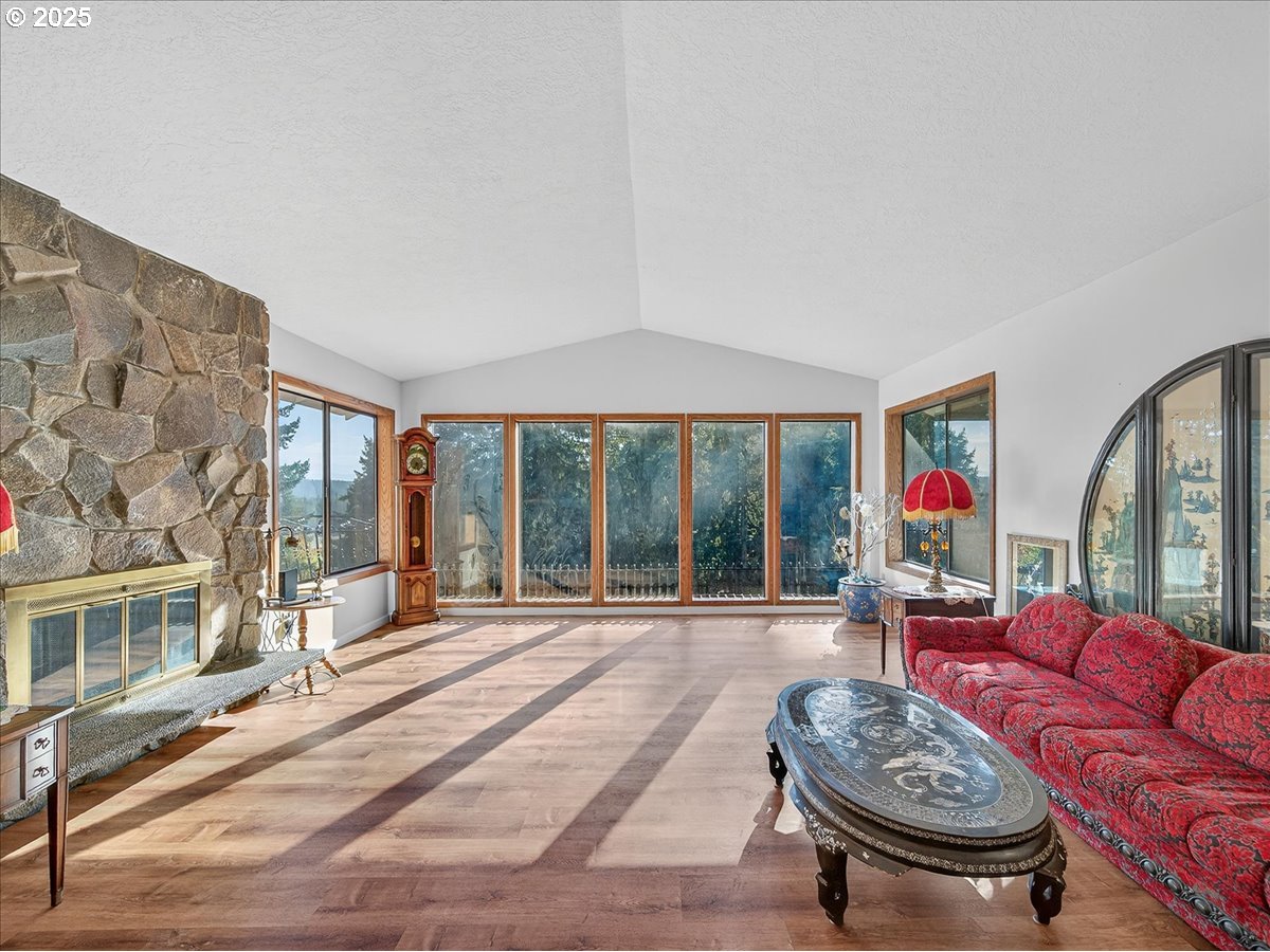 18680 SE HIGHWAY 212, Damascus, OR, 97089
