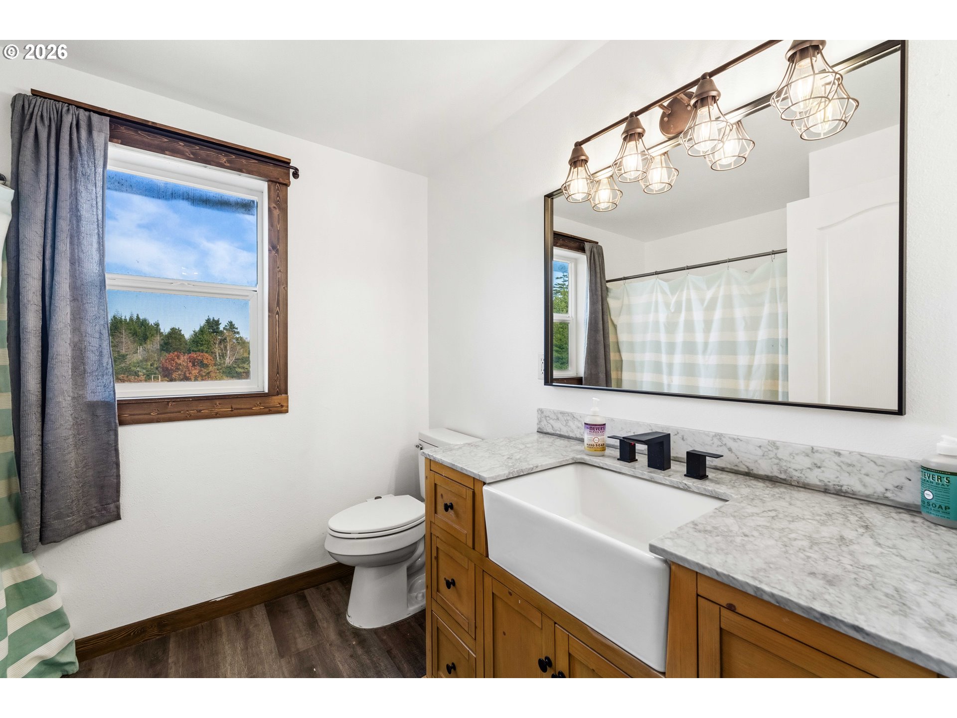 87593 TWO MILE LN, Bandon, OR 97411