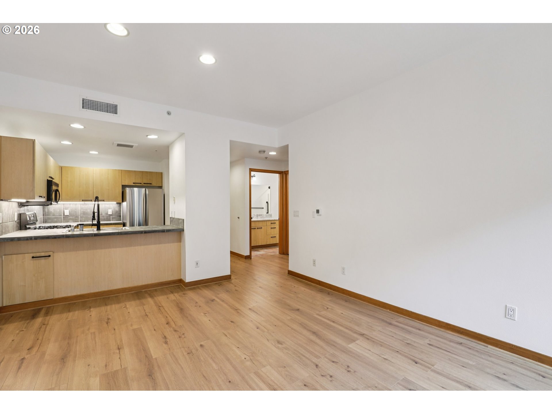 Photo #11: 182764881 Listing: Photo #11